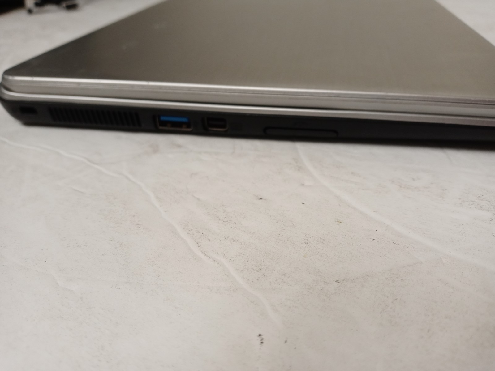 Acer Aspire V5 11″ Notebook V5-122P-0408 AMD A4-1250 1.0GHz 4GB RAM *READ DESCR*