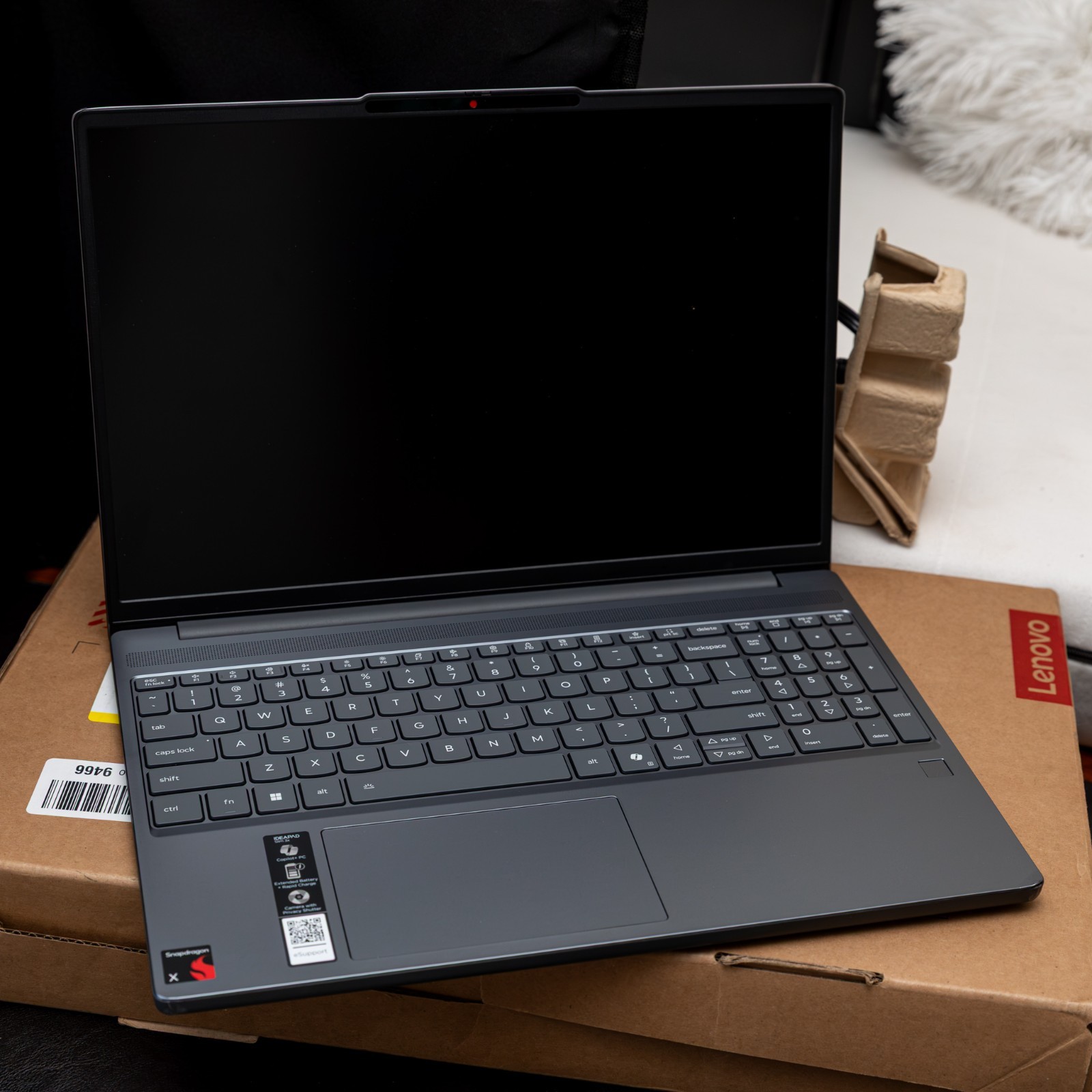 Lenovo IdeaPad Slim 3x 15.6″ Snapdragon X 16GB 512GB SSD Win11 Gray