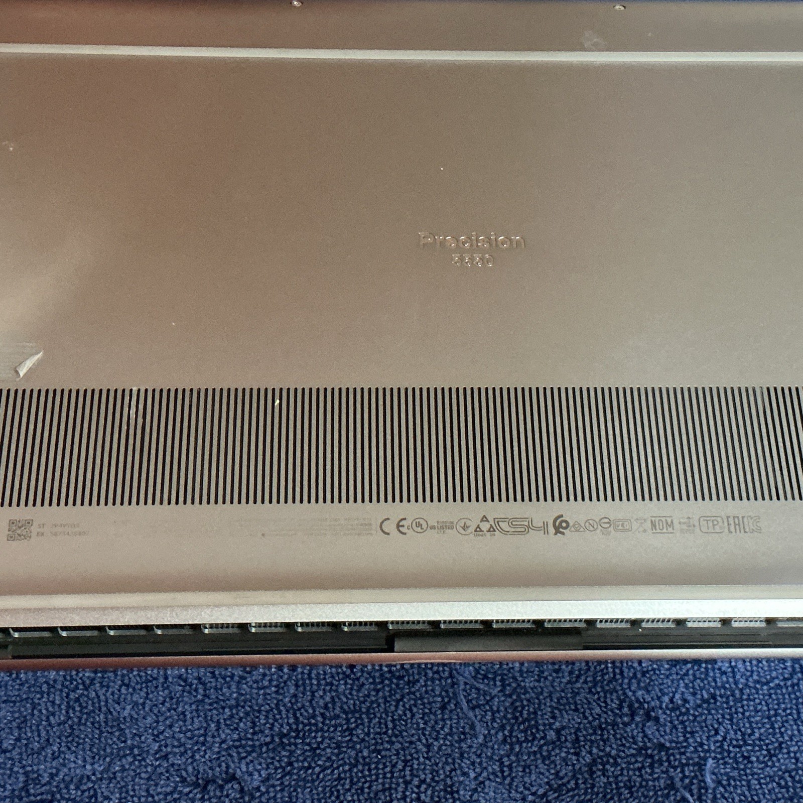 Dell Precision 5550 15.6″ i7-10850H 32GB 512GB SSD Quadro T1000 Gray
