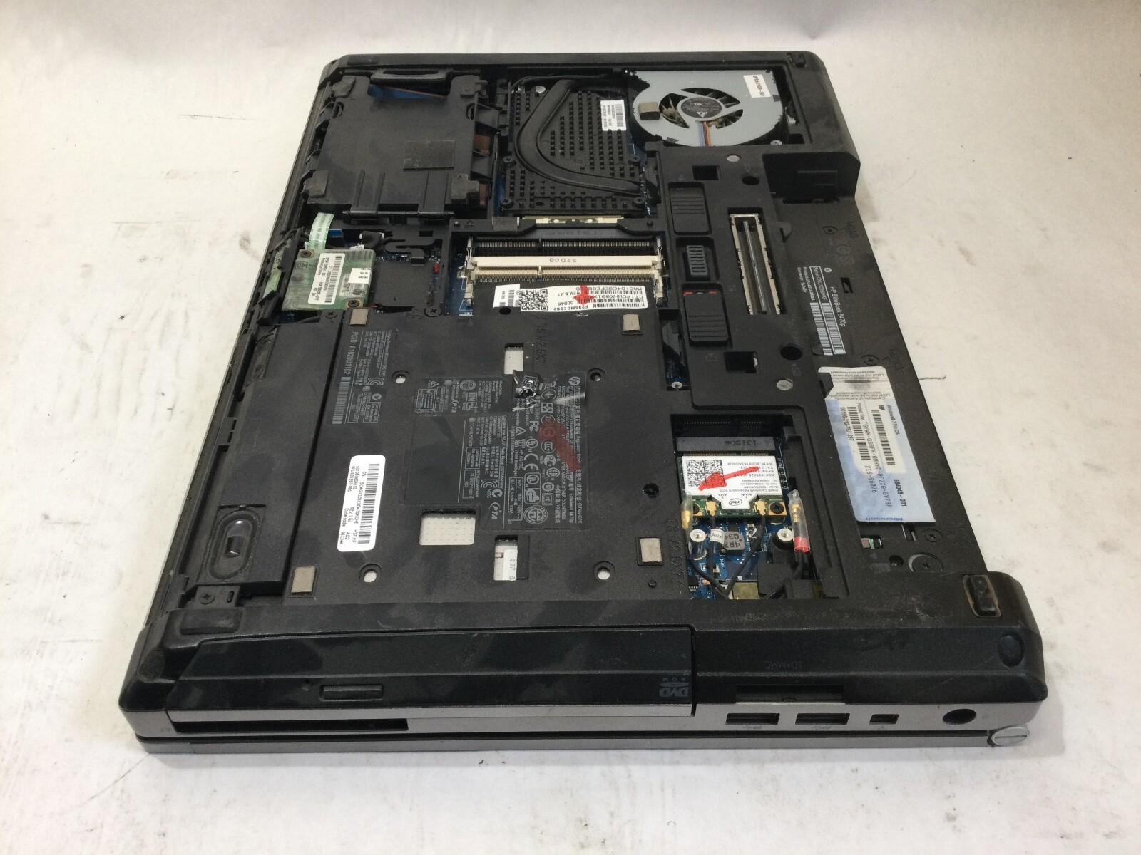 HP ELITEBOOK 8470P – FOR PARTS – MISSING COMPONENTS – READ DESCRIPTION – BB!!!