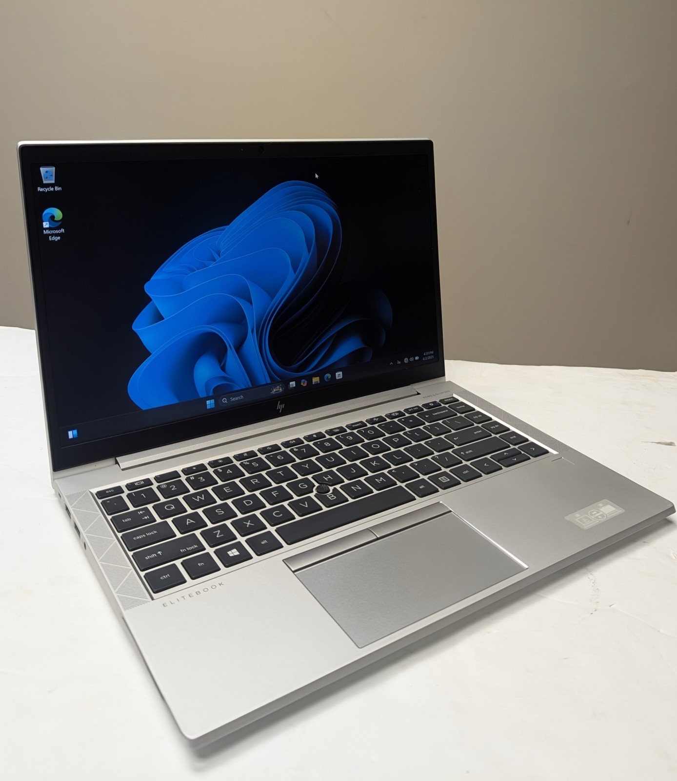 HP EliteBook 845 G7 14″ Full HD Laptop Ryzen 5 PRO 4650U 16GB 1TB SSD W11P