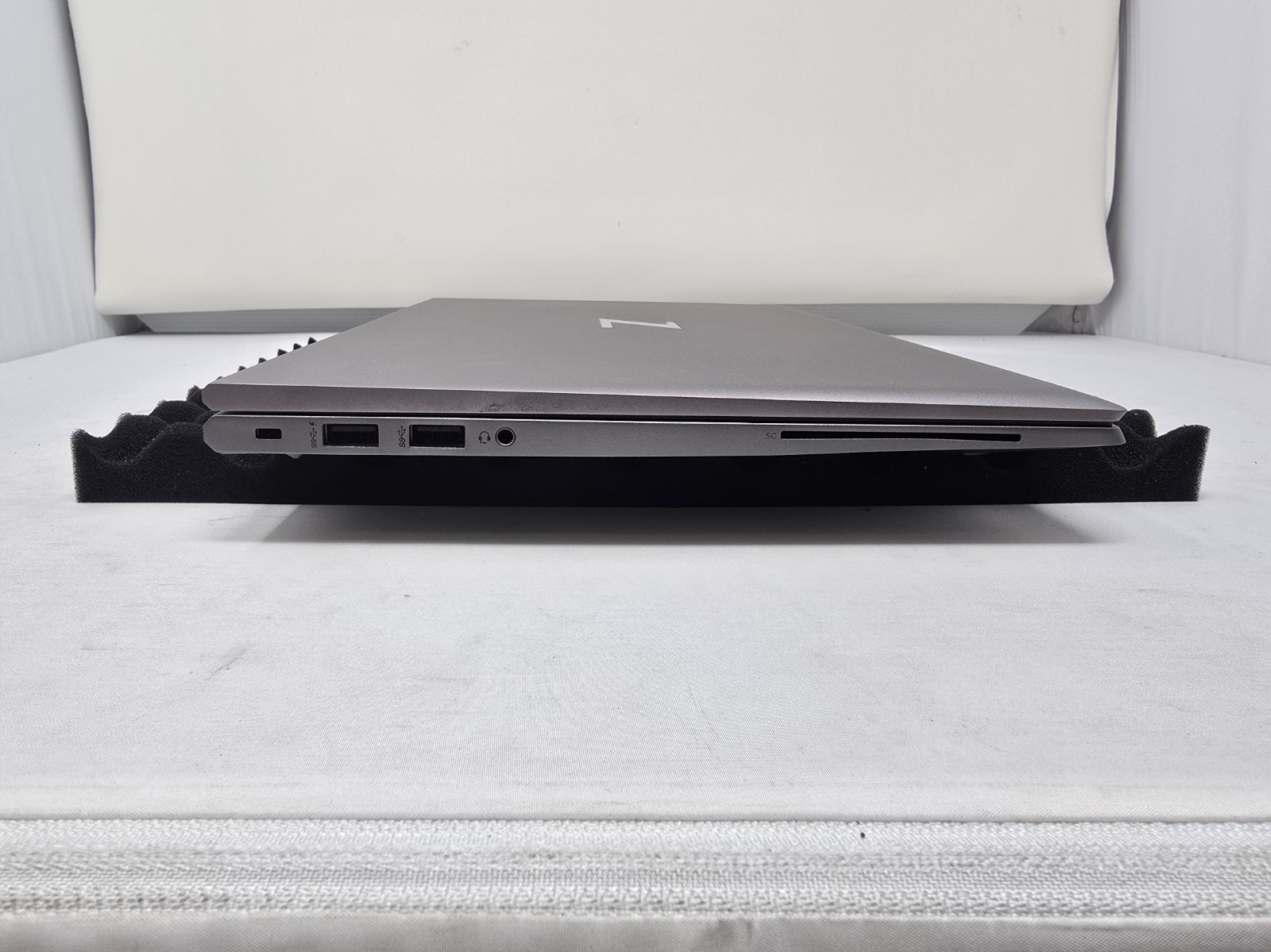 HP ZBook Firefly 14 G8 i7-1185G7 16GB RAM 512GB SSD – Used