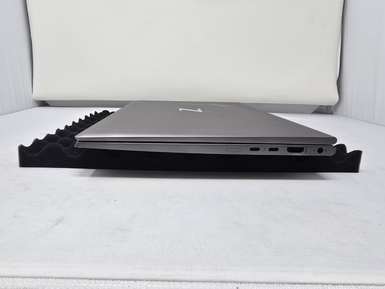 HP ZBook Firefly 14 G8 i7-1185G7 16GB RAM 512GB SSD – Used