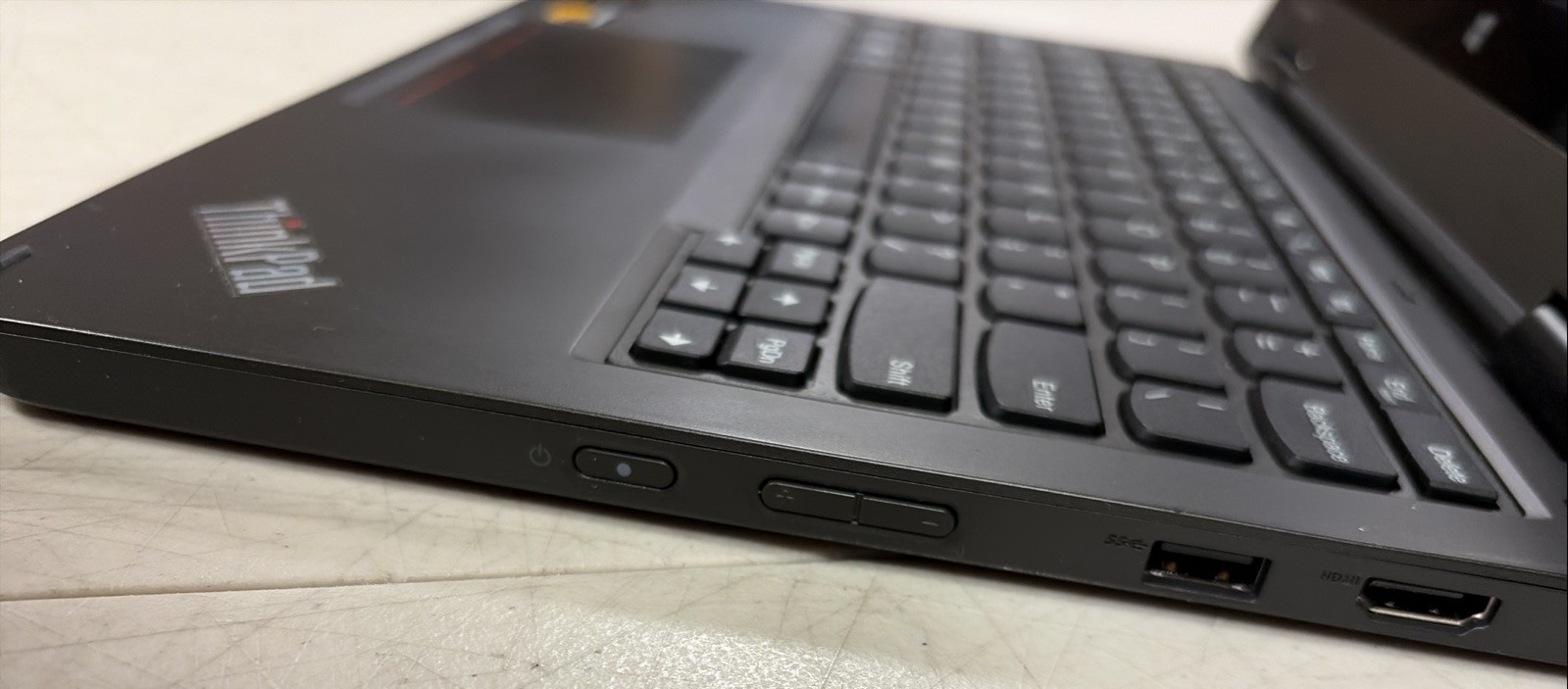Lenovo Working Thinkpad Yoga 11e W/AC Adapter & Case Logic Black Travel Bag