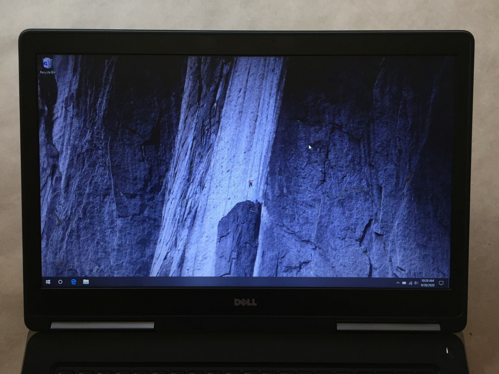 Dell Precision 7720 17.3″ i7-7700HQ HD+ Quadro M1200 32GB 256 SSD Win 10 Pro