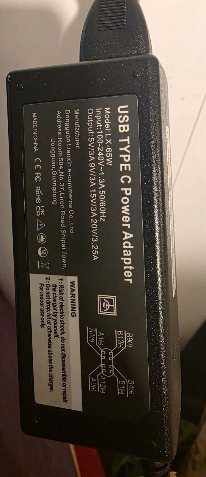 Lenovo Yoga 920-13IKB 13.9″ Laptop PARTS/REPAIR Won’t Boot + Charger. No Returns