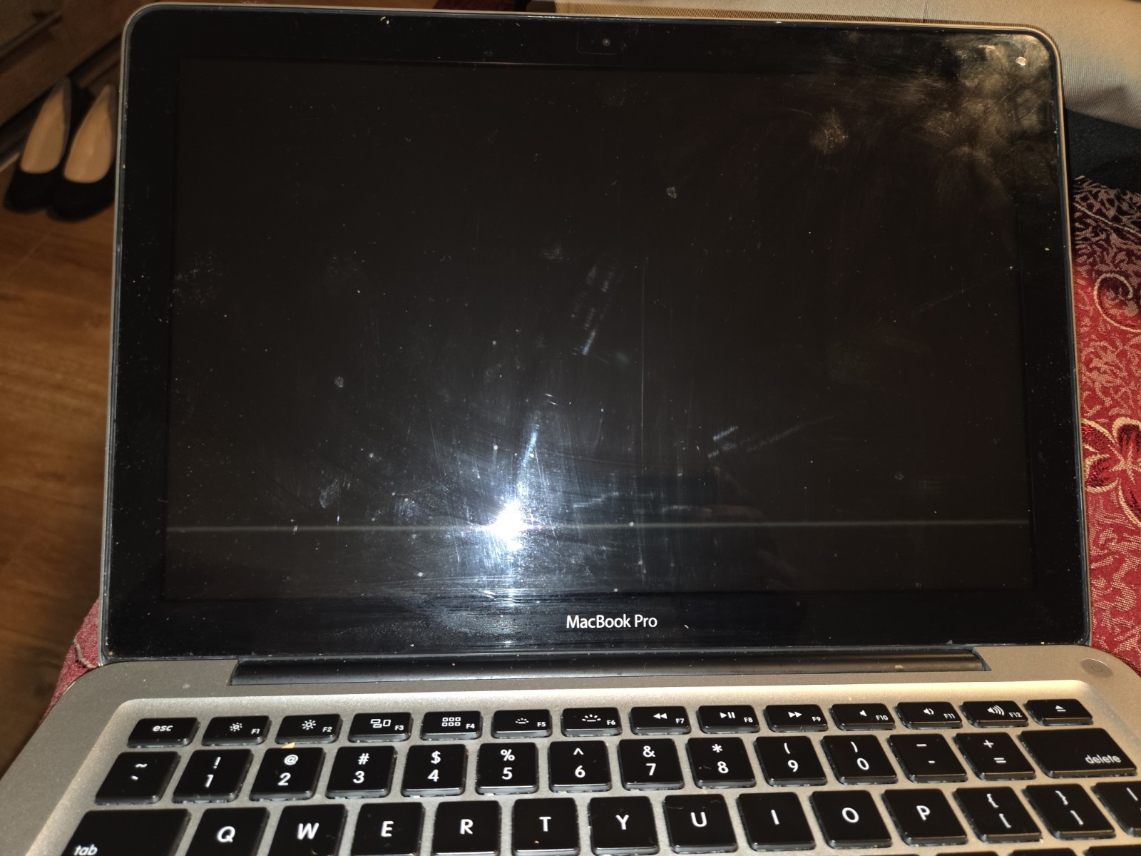 Apple MacBook Pro A1278 13″ Intel Core i5 2.5GHz 4GB RAM (NO HDD) READ DESCRIPTI