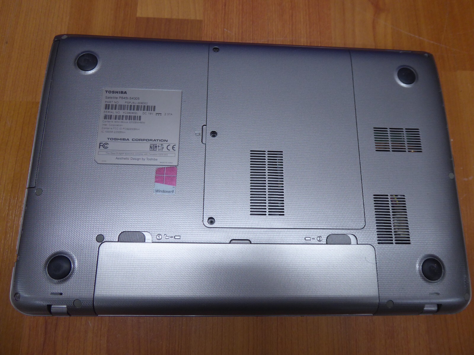 TOSHIBA SATELLITE P845T -S4305 14″ i3-3217U 1.86GHz 8GB 240GB SSD WINDOWS 10 HOM
