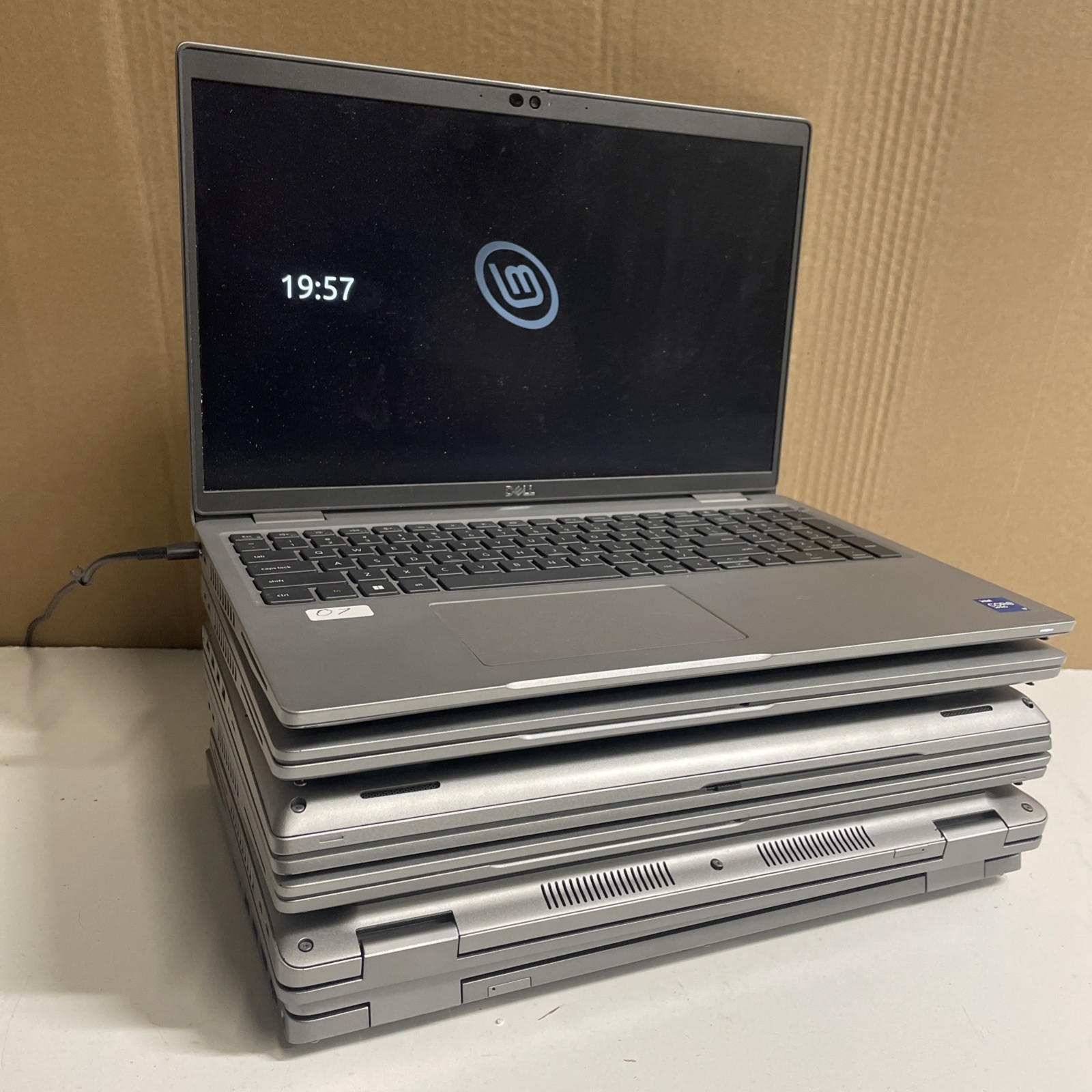 Dell 2x 5520 i7-1185G7 | 2x 5521 i7-11850H | 1x 5530 i7-1265U | 1x 5540 i7-1370P
