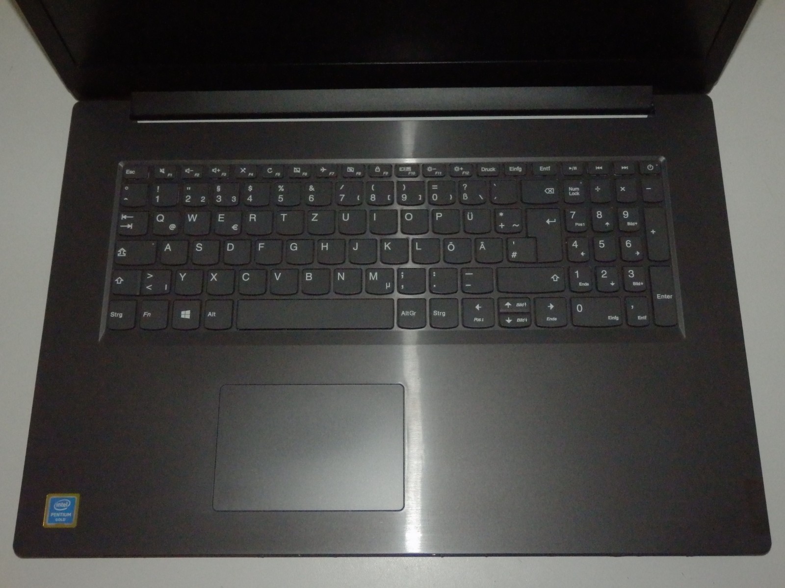 Lenovo V340-17IWL – Intel Pentium 5405U, 4GB Ram, No SSD, 17.3″ inch FHD