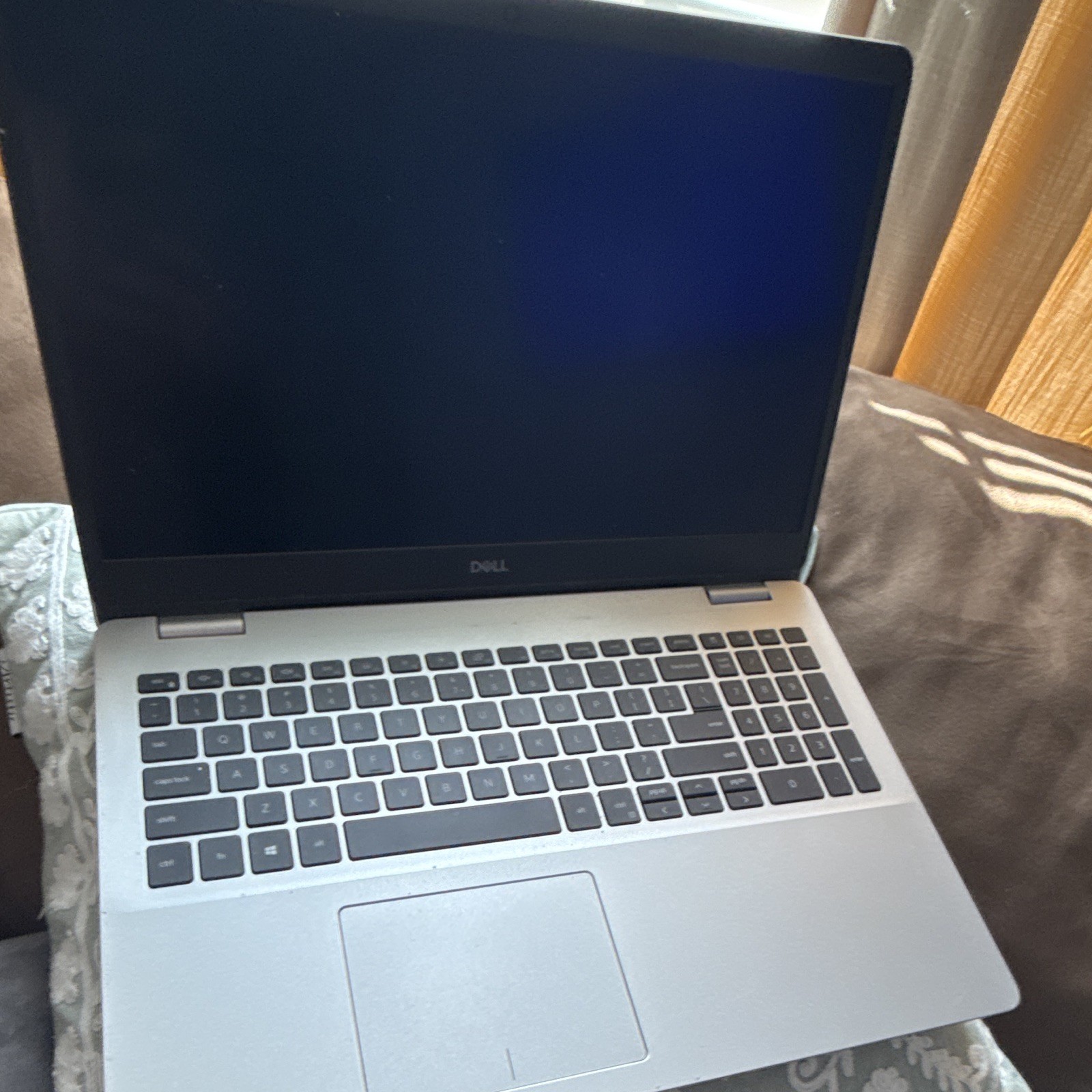 Dell Inspiron 15.3″ Silver Laptop i5 10th Gen 8GB RAM 256GB SSD FHD