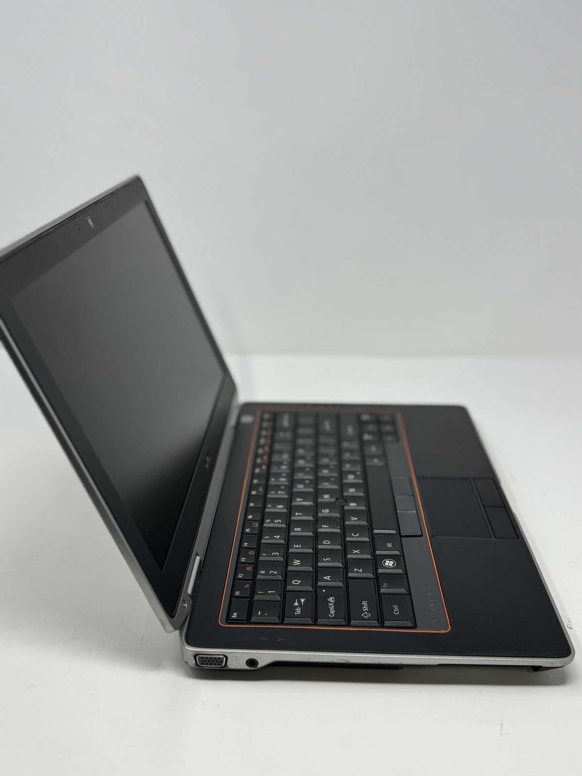 Dell Latitude E6320 i7-2620M 8GB No HD Intel Integrated No Battery Grade B
