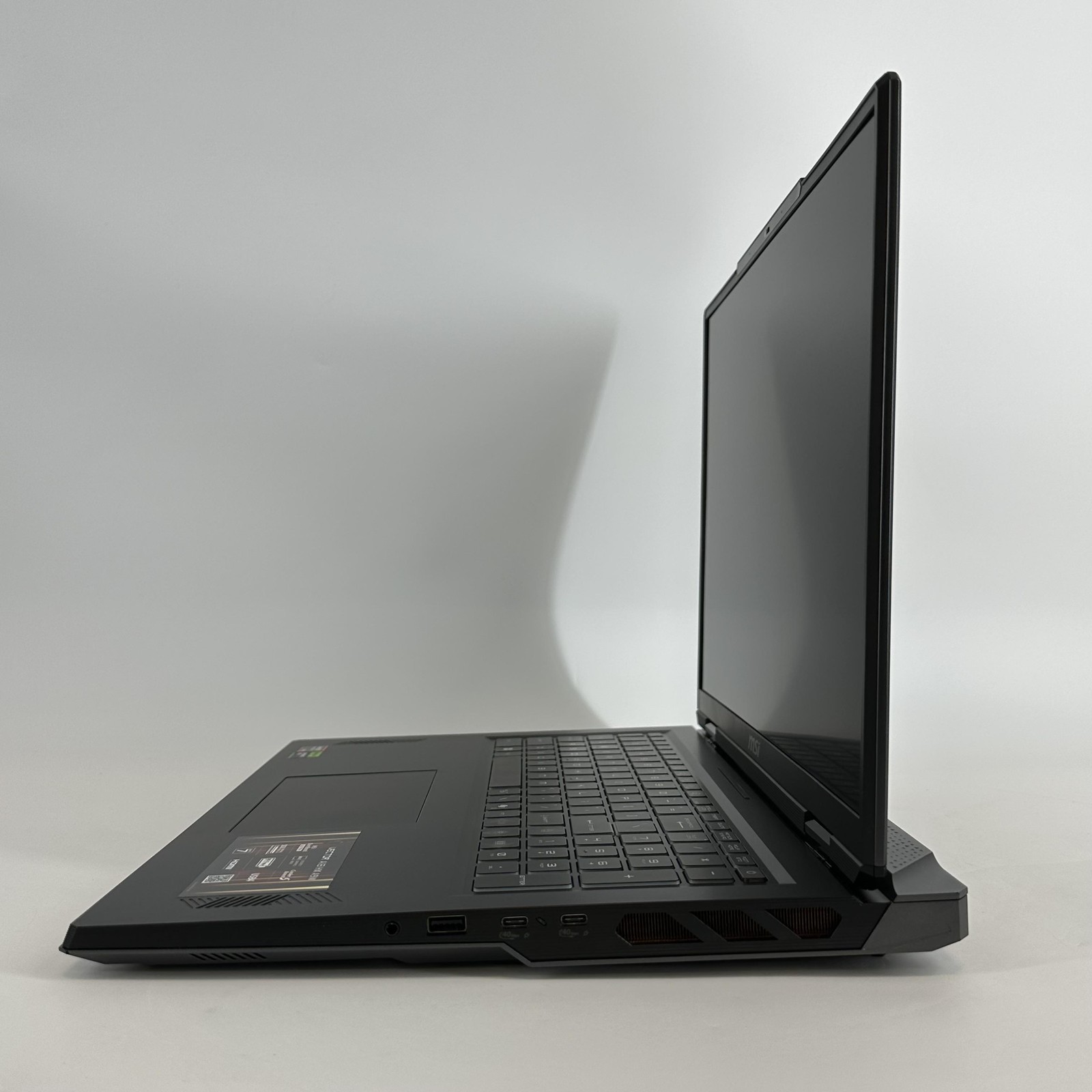 MSI Vector A18 HX 18 QHD+ 240Hz 2.5 GHz Ryzen 9 9955HX 32GB 1TB SSD RTX 5080