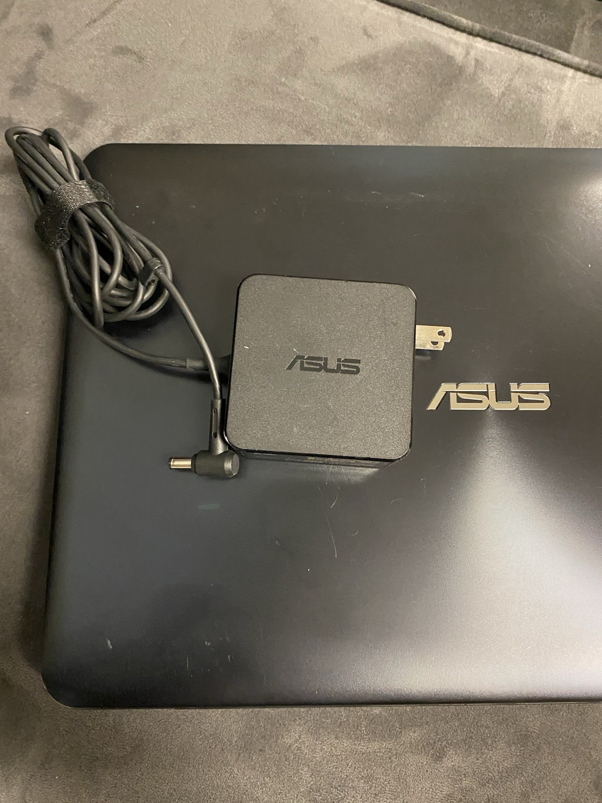 ASUS X555Q Laptop AMD A12-9720P 8GB RAM 120GB SSD Windows 10 Working