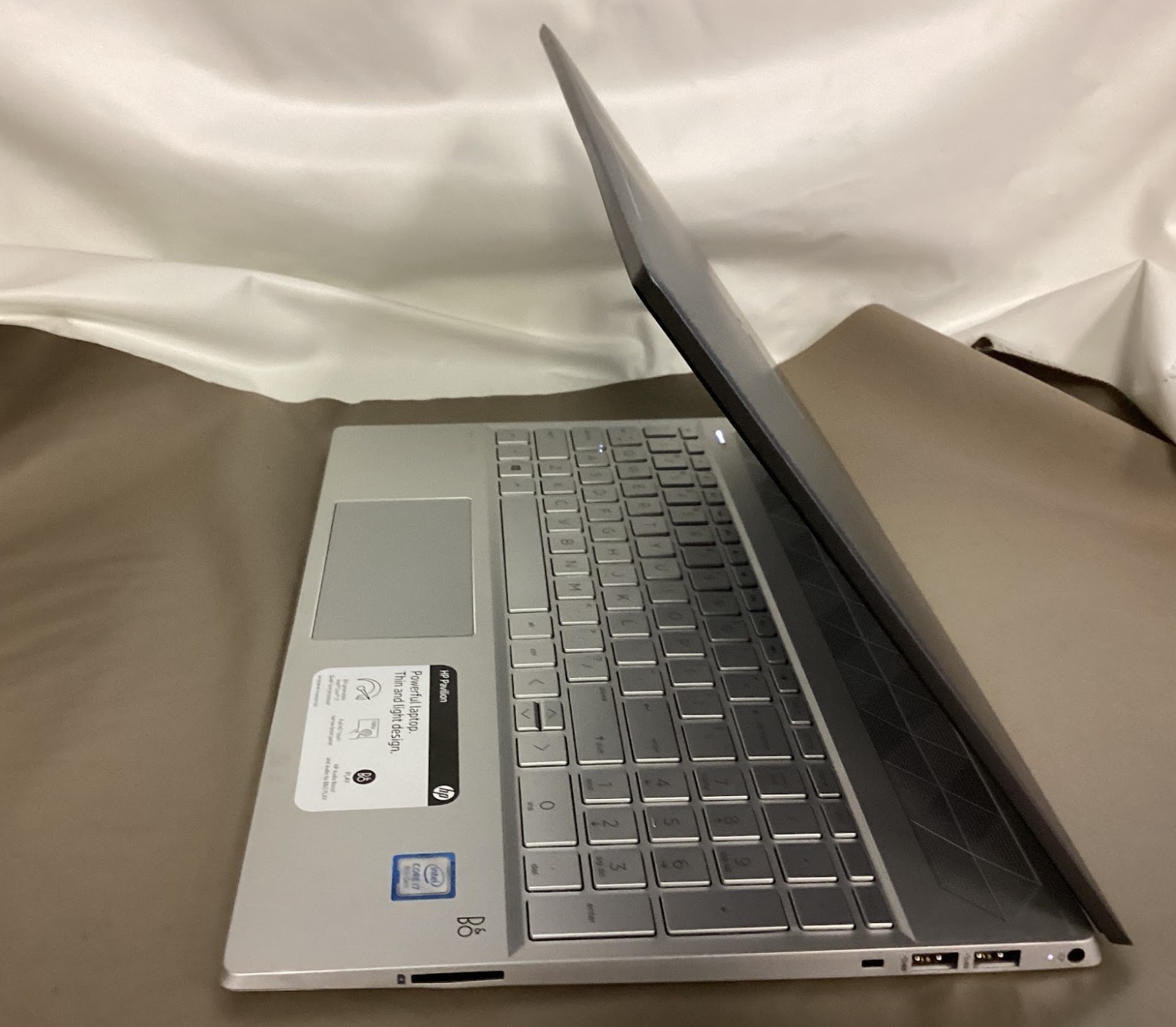 HP 2019 Pavilion Flagship 15.6″ Full HD IPS Touchscreen Laptop, Intel i7-8550U