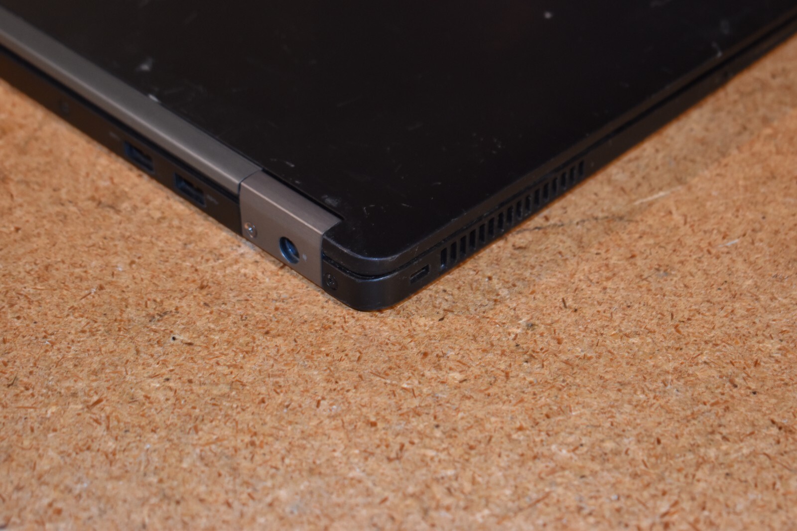 Dell Latitude E7470 Ultrabook Intel Core i7-6600U 128GB SSD Windows 7 Pro 32-bit