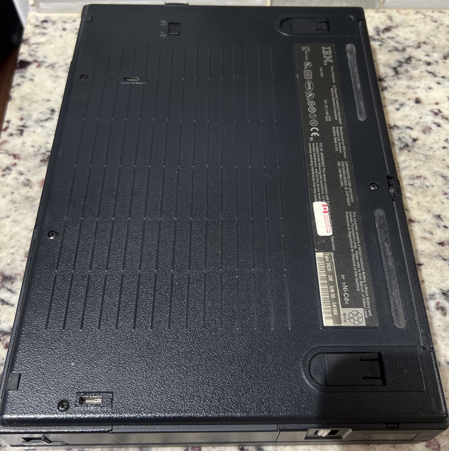 RARE IBM ThinkPad 360CS type 2620-20f 486 Win95 Laptop & Charger WORKING!