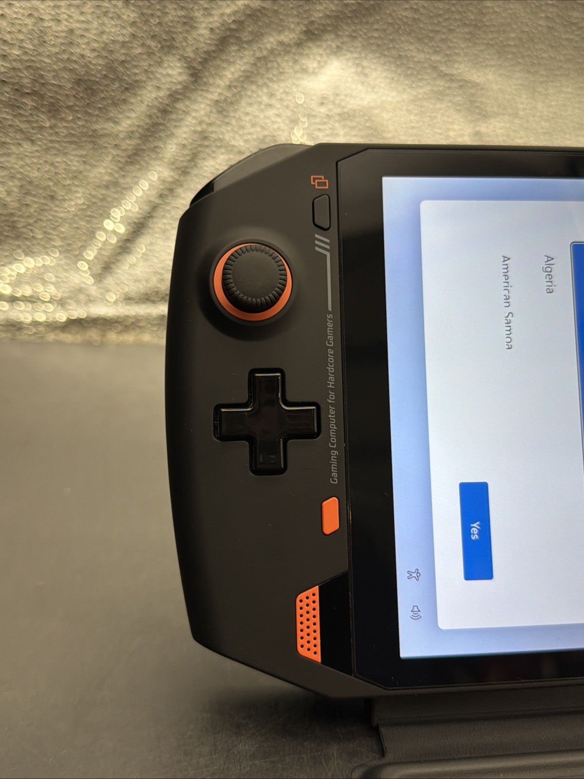 USED OneXPlayer Handheld Gaming PC (i7-1195G7 16GB RAM 2TB SSD W11) Black/Orange