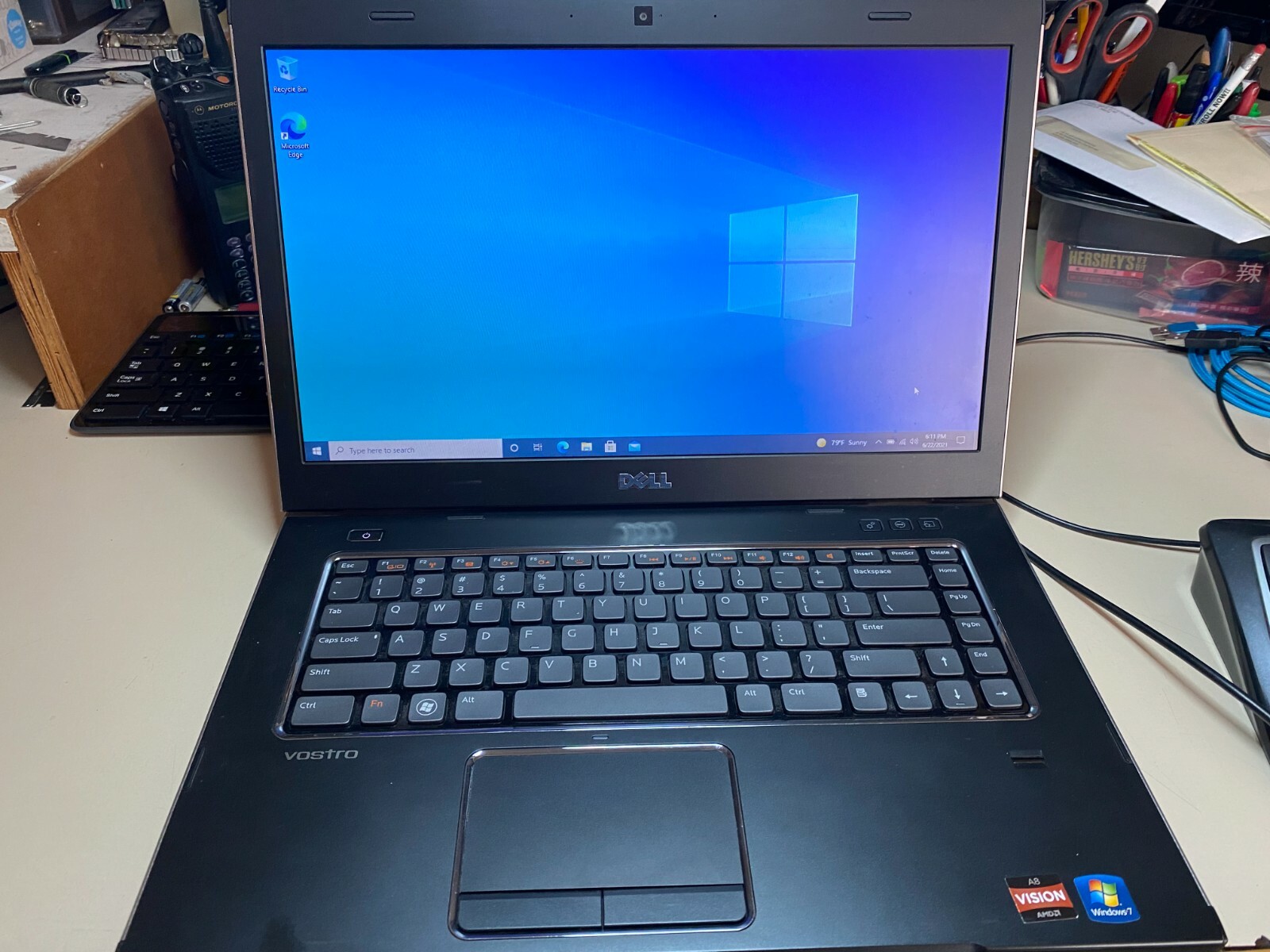 DELL VOSTRO 3555 15.6″ AMD 1.86GHZ RADEON 4GB RAM 250GB HDD WIN10Pro DVD-RW FPR