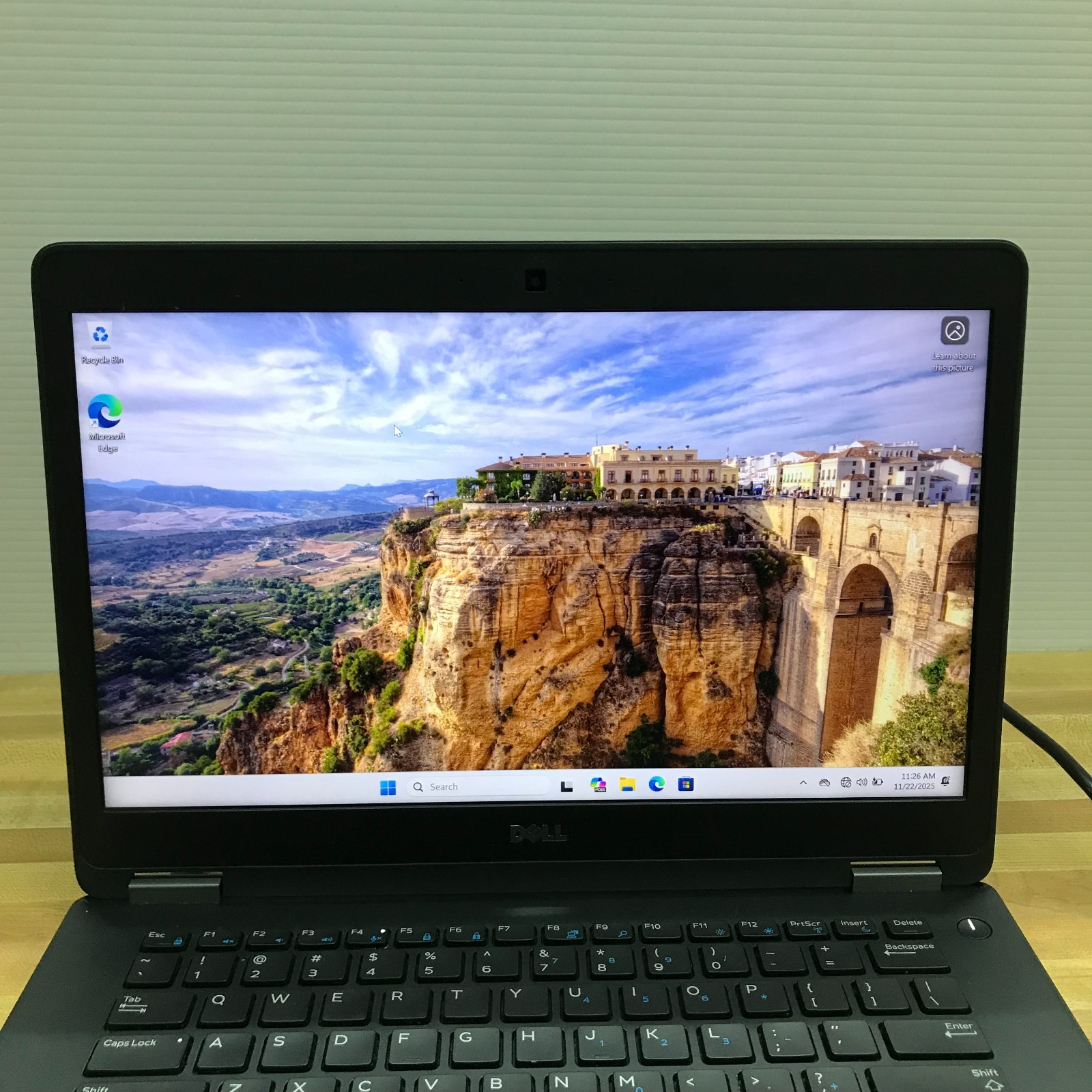 Dell Latitude E7470 14″ FHD Laptop i5-6300U 16GB RAM 128GB SSD (Windows 11 Pro)