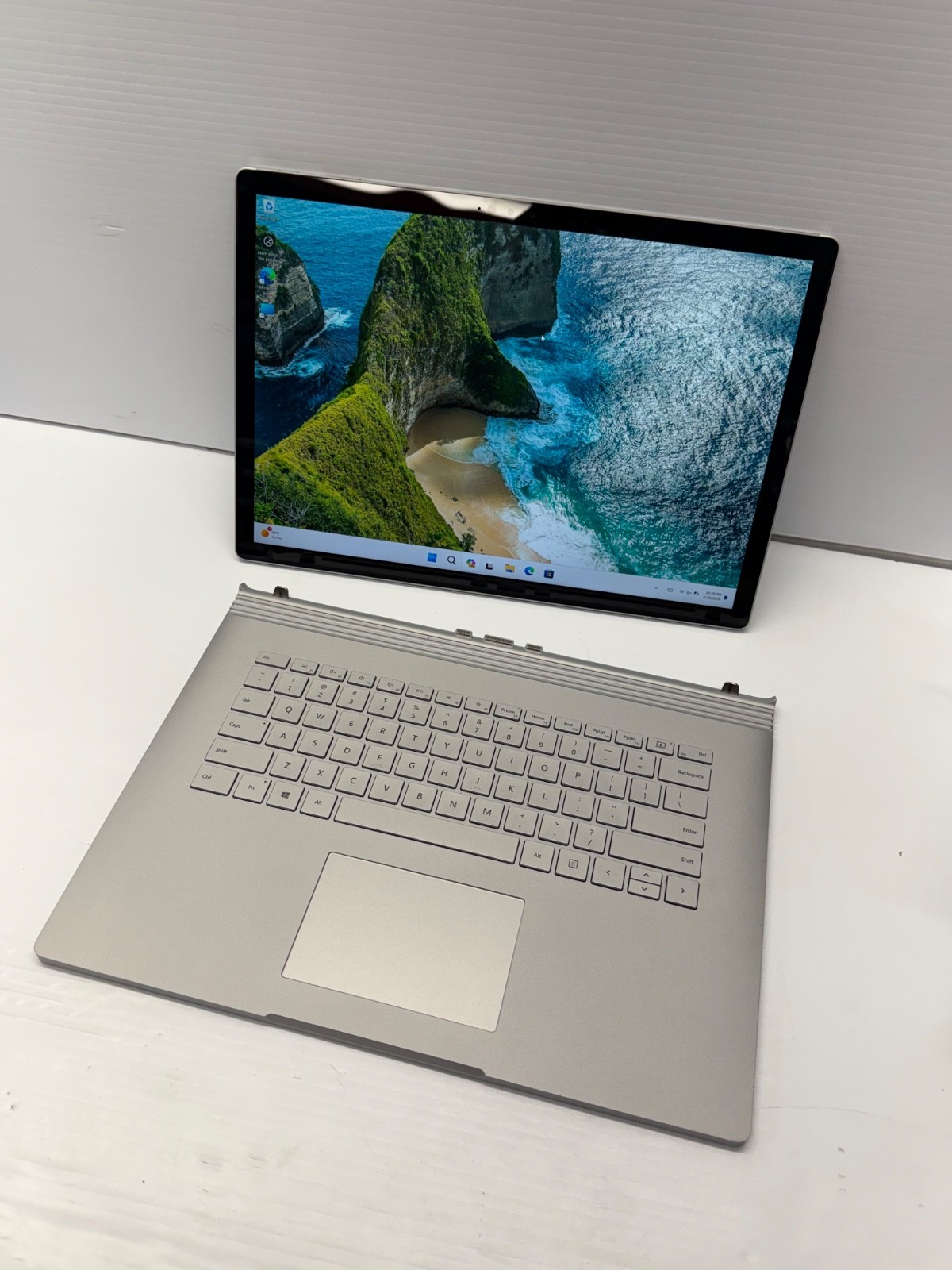 Microsoft Surface Book 3 15.5” i710th-32GB 512 SSD Windows 11pro