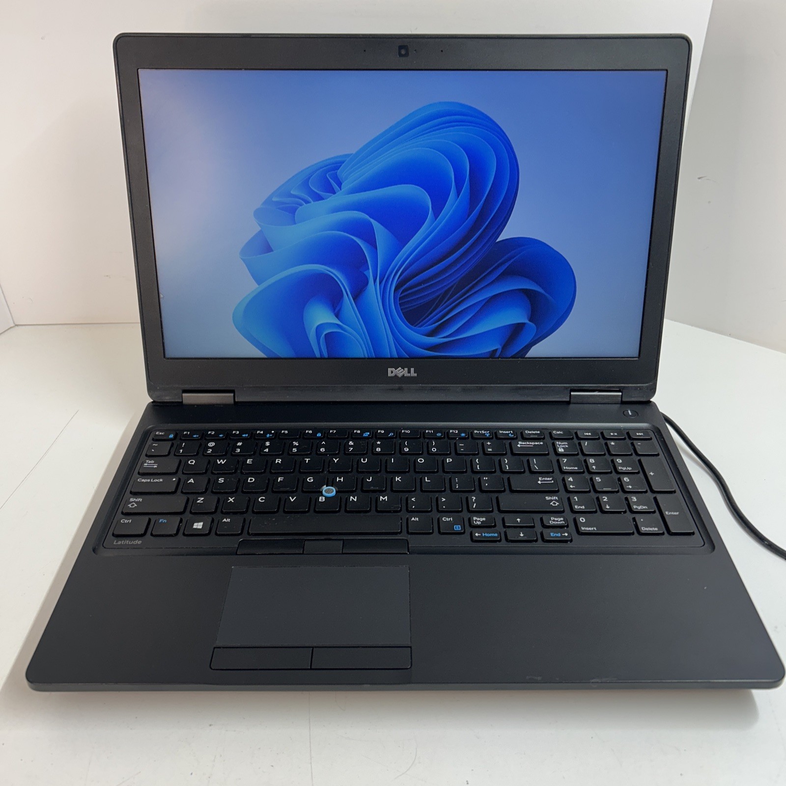 Dell Latitude 5580 15.6″ i5-6300u 16GB Ram 256GB SSD Win 11 Pro Needs🔋