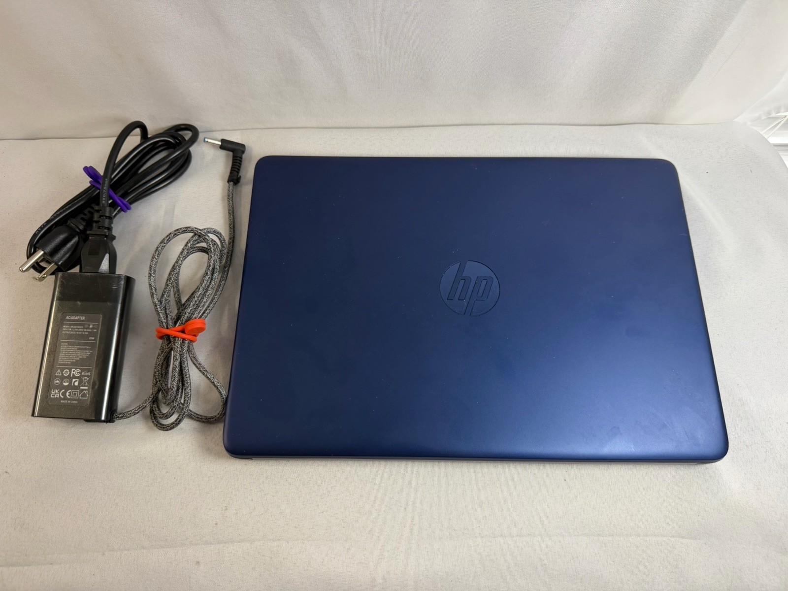 HP 14-cf2111wm 14″ Laptop Blue Intel Processor Windows 11 W/charger EUC