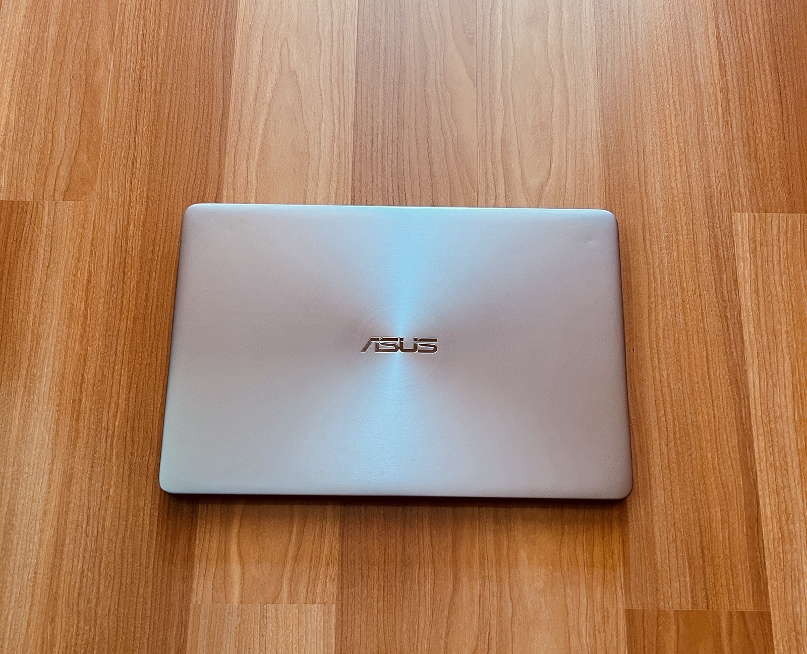 Asus UX330U(AK) , i7, 16 GB Ram, 256GB , Win 11 Pro, Zenbook Slime, New Battery
