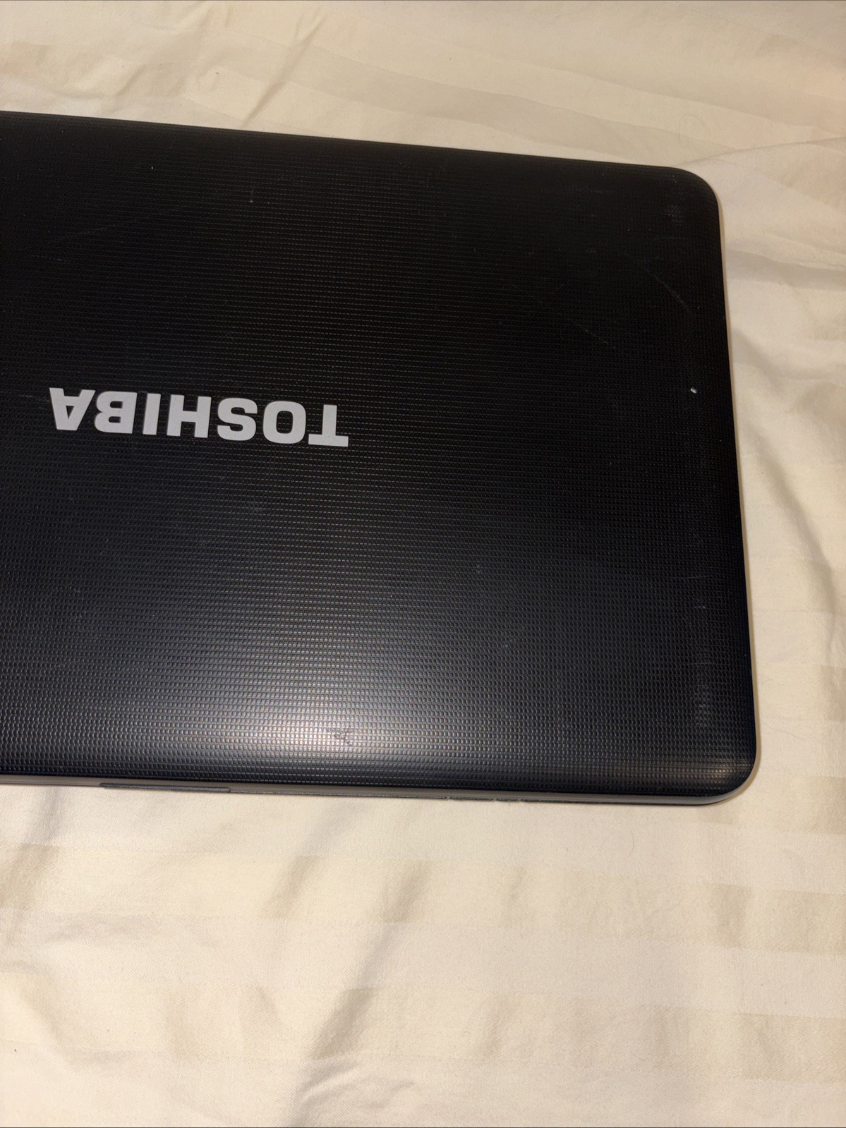 Toshiba Satellite C855D-S5205 AMD E-450 1.65GHz 4 GB NO HDD