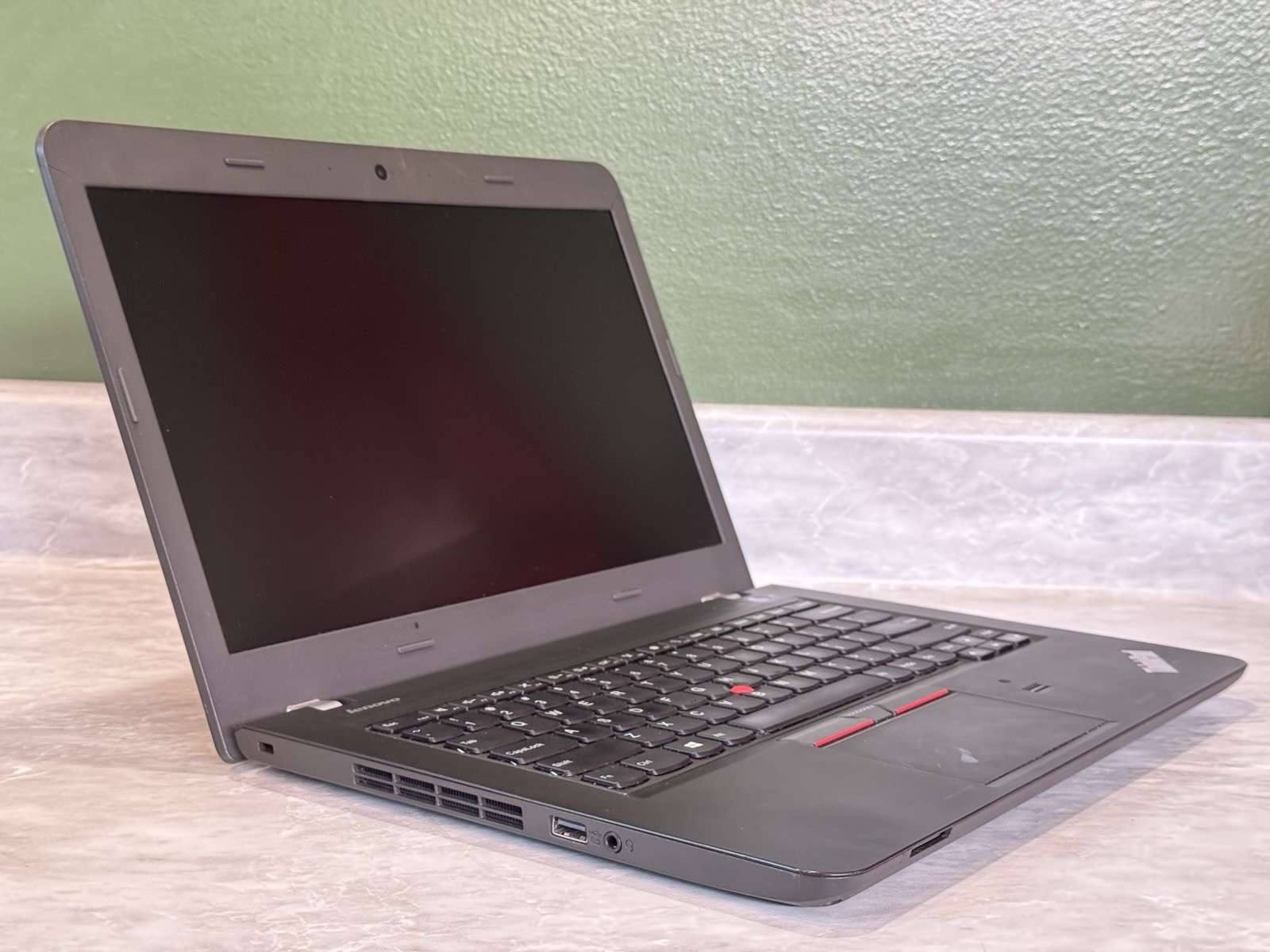 Lenovo Thinkpad E450 14″ AMD GPU i7-5500U 2.4GHz 8GB RAM 240gb SSD Windows 11
