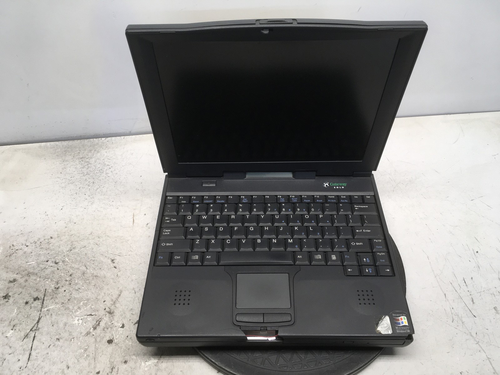 Gateway Solo 2500 Intel Pentium II 200MHz 64 MB NO HDD No Batt