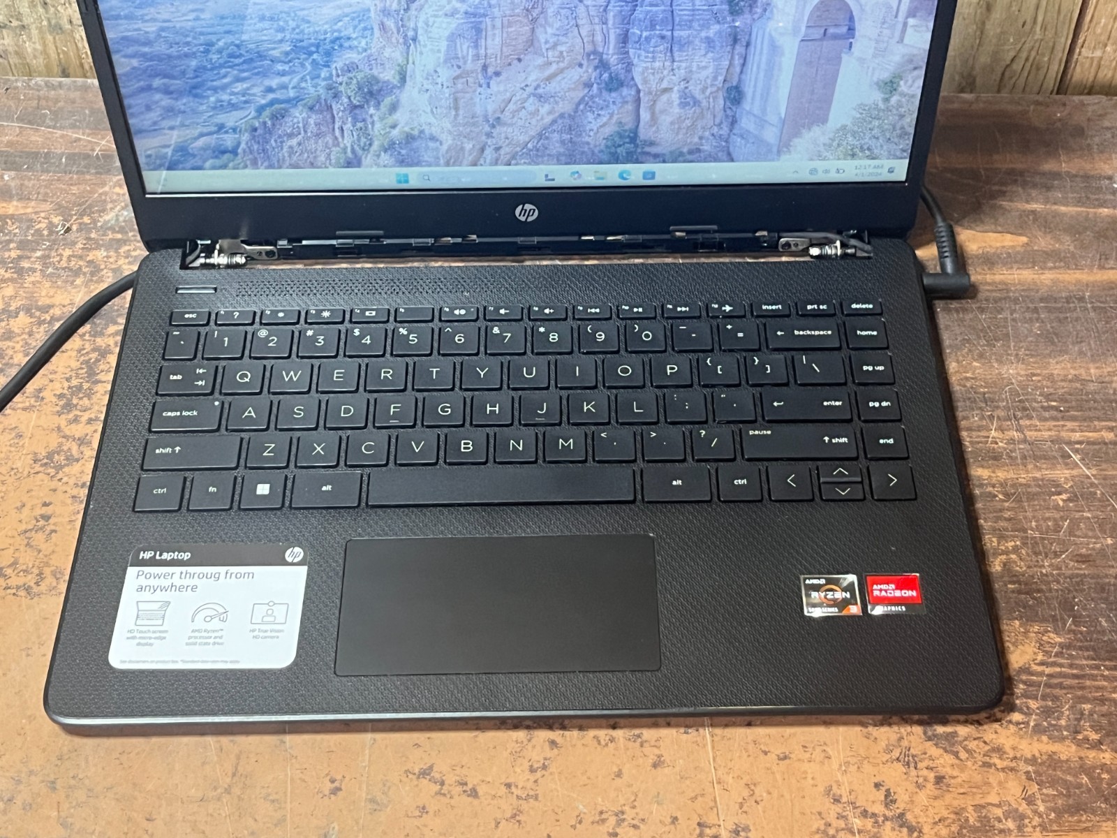 HP 14″ Touchscreen Laptop 14-fq1003cl AMD Ryzen 3 Win 11 8GB 256GB SSD