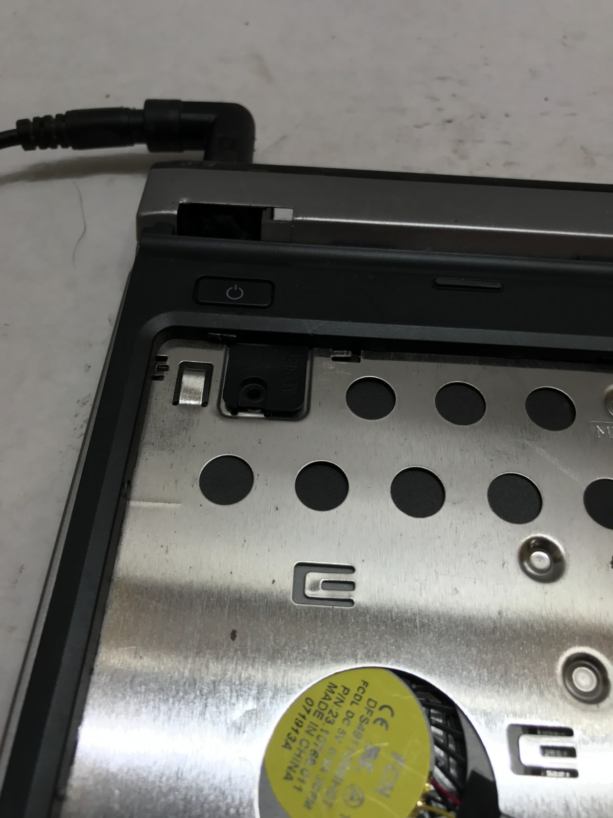 Dell Latitude 3330 13″ Intel Core i5 4GB RAM NO HDD/OS For Parts/Repair AS IS DW