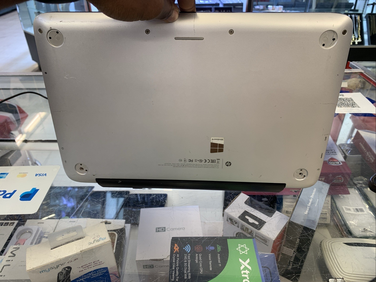 HP Pavilion x3 13-p110nr Multi-Touch 13.3″ 2 in 1 Detachable Laptop Win 10