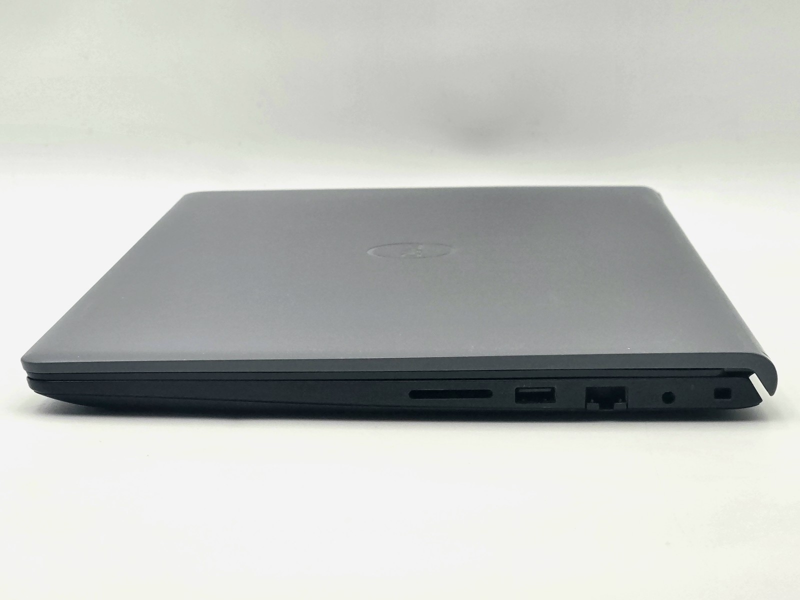 Dell Vostro 3520 15.6 Core i7-1255U 16GB 512GB SSD W11 Grade D