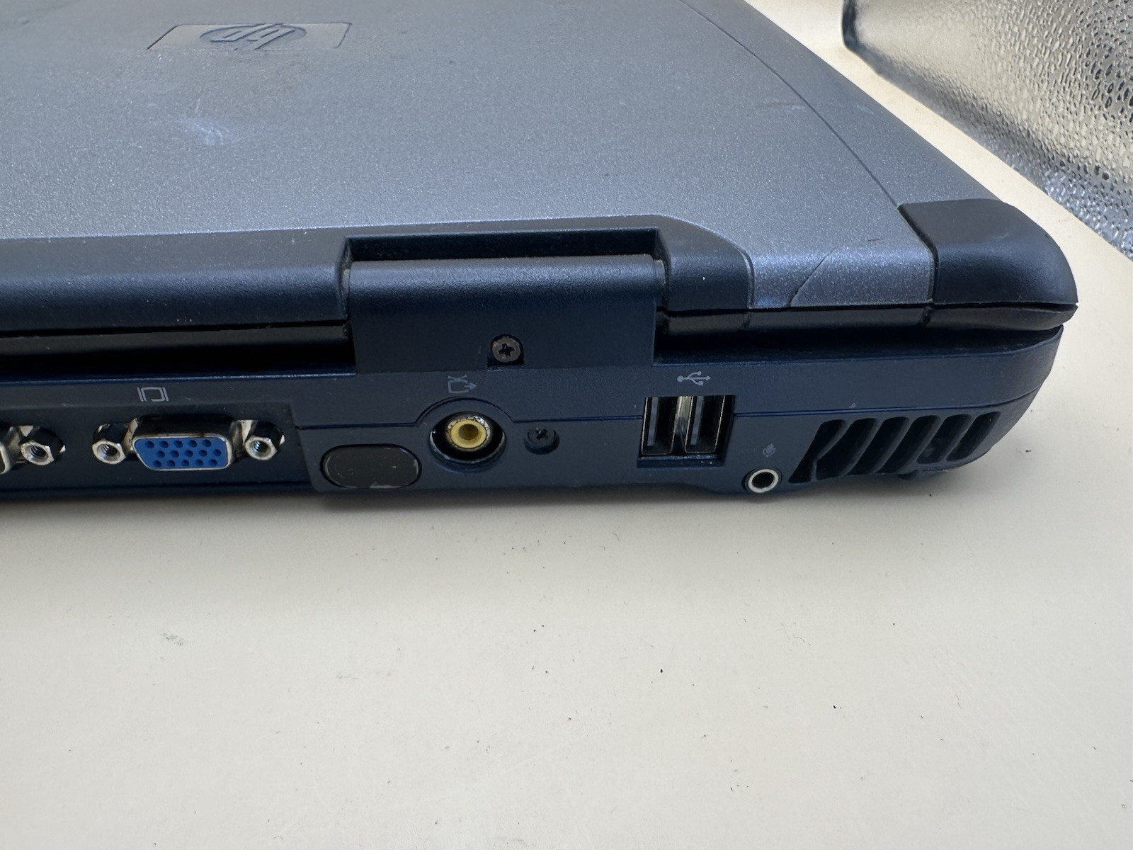 HP OmniBook XE3 Laptop Windows 10 DVD Tested w/ Charger Battery Does Not Hold