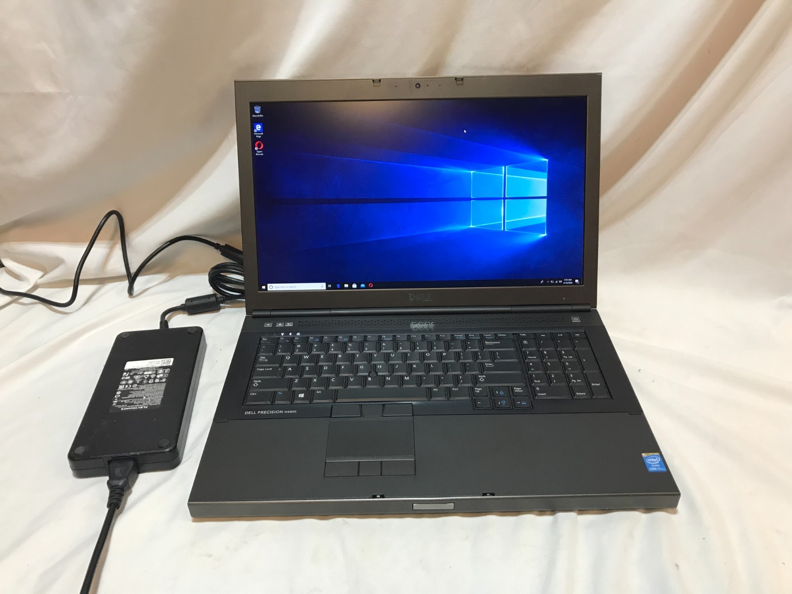 Dell Precision M6800 Core i7-4800Q 2.7 Ghz 8GB Ram 500GB 17″ Win 10 small dent