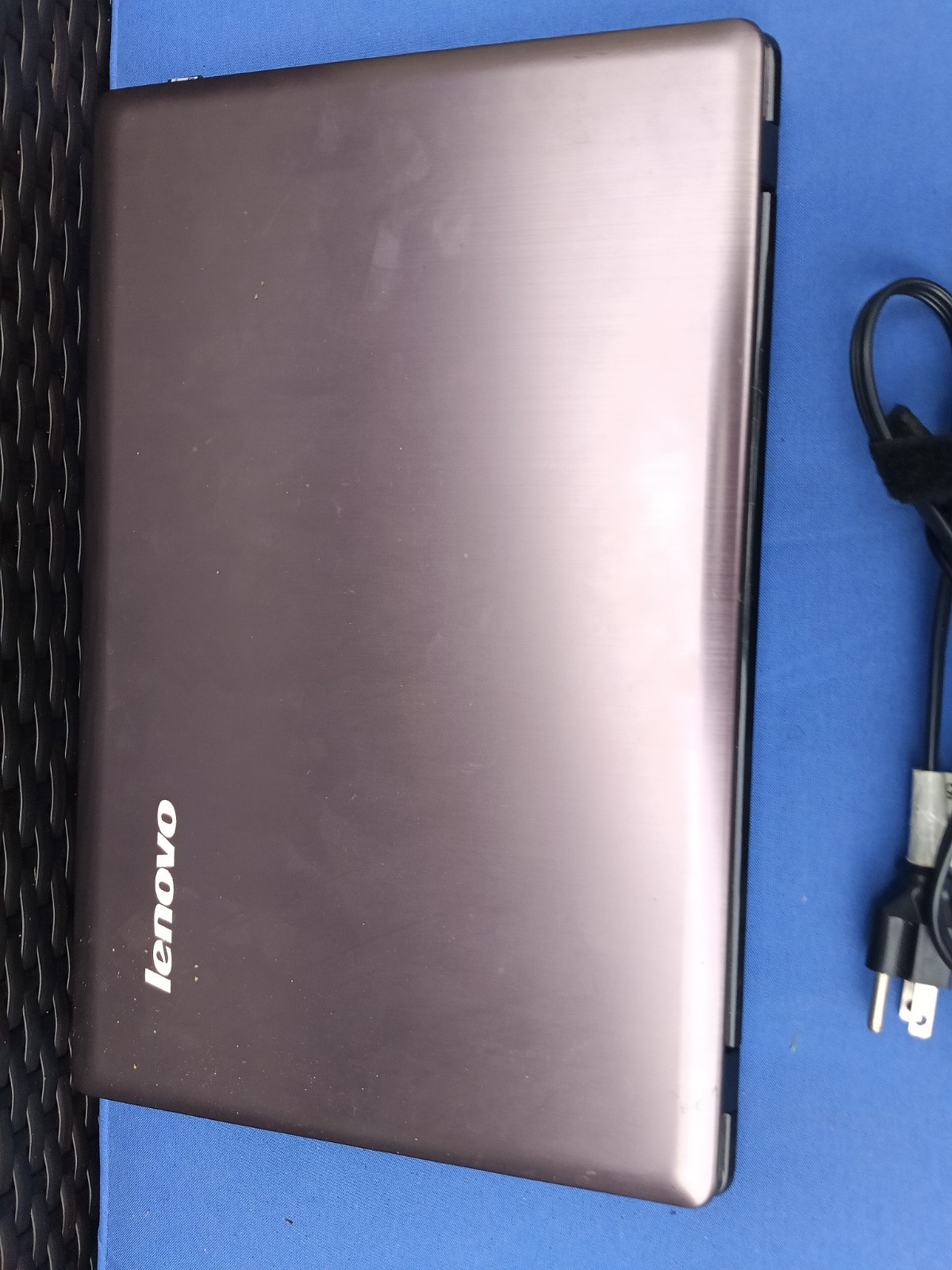 Lenovo Ideapad Z580 15″ Laptop With Charger! Fully Functional