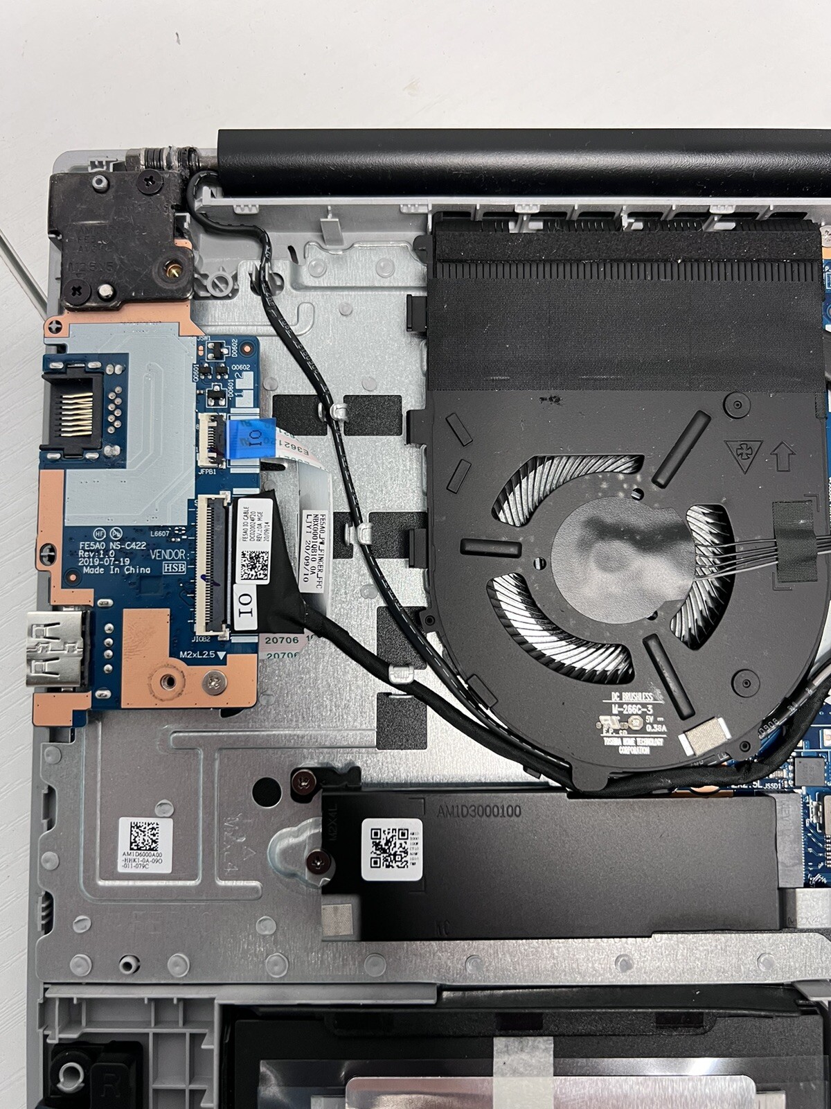 Lenovo ThinkPad E15 15.6″ FHD i7-10510U ( NO POWER ON – For Parts Only )