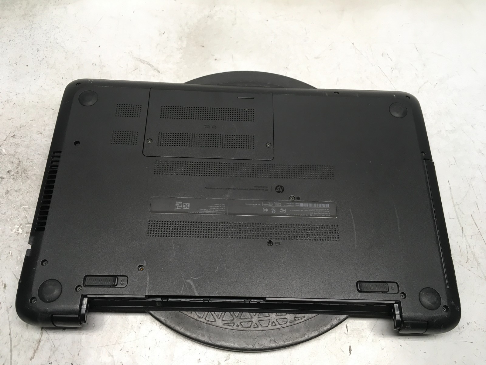 HP 15-F033WM Intel Celeron N2830 2.16GHz 4 GB NO HDD