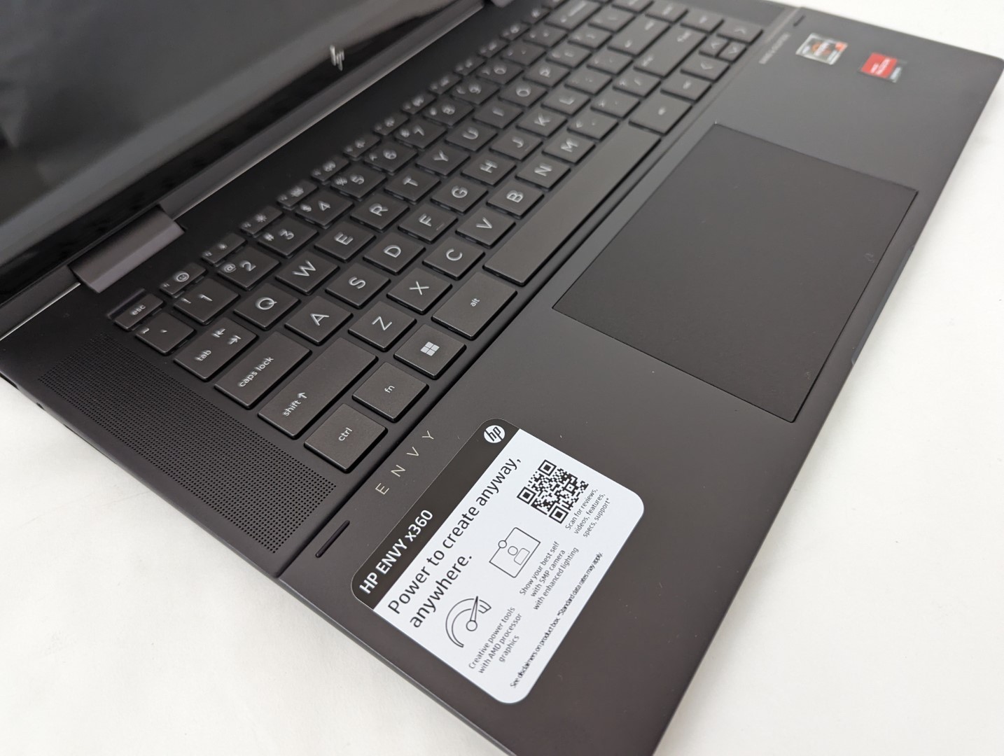 HP ENVY x360 15-ey0023dx 15.6″ FHD Touch Ryzen 7 5825U 12GB 512GB SSD 2in1 W11H