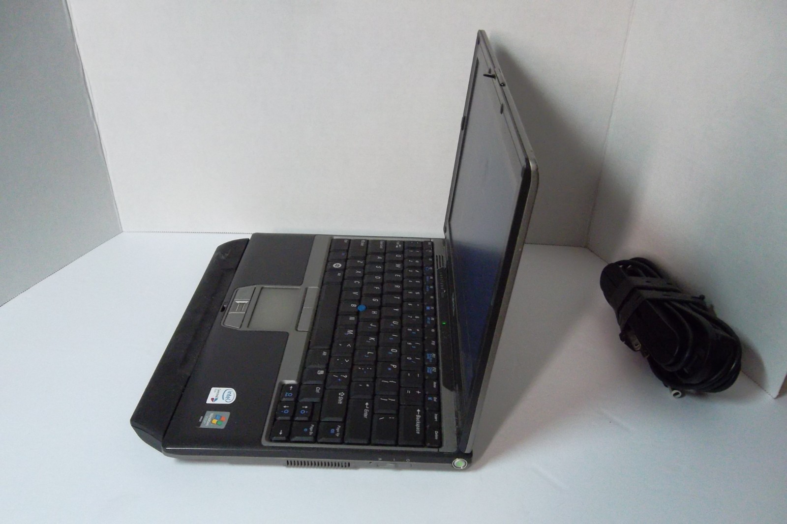 Dell Latitude D430 Intel C2D 1.20GHz 2GB Wi-Fi Bluetooth 1394 80GB Intel 945GMS