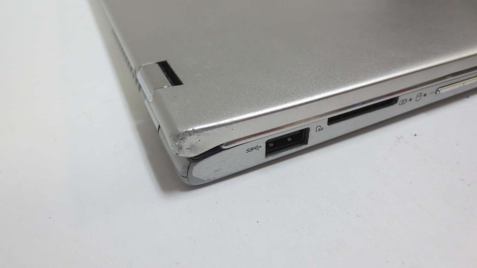 ASUS Q505UA-BI5T7 | INTEL CORE I5-8250U 1.60GHZ | 256GB | 12GB | Win10