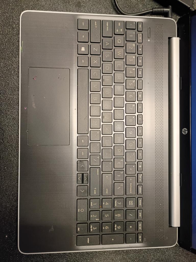 HEWLETT PACKARD HP 15 (P04022149)