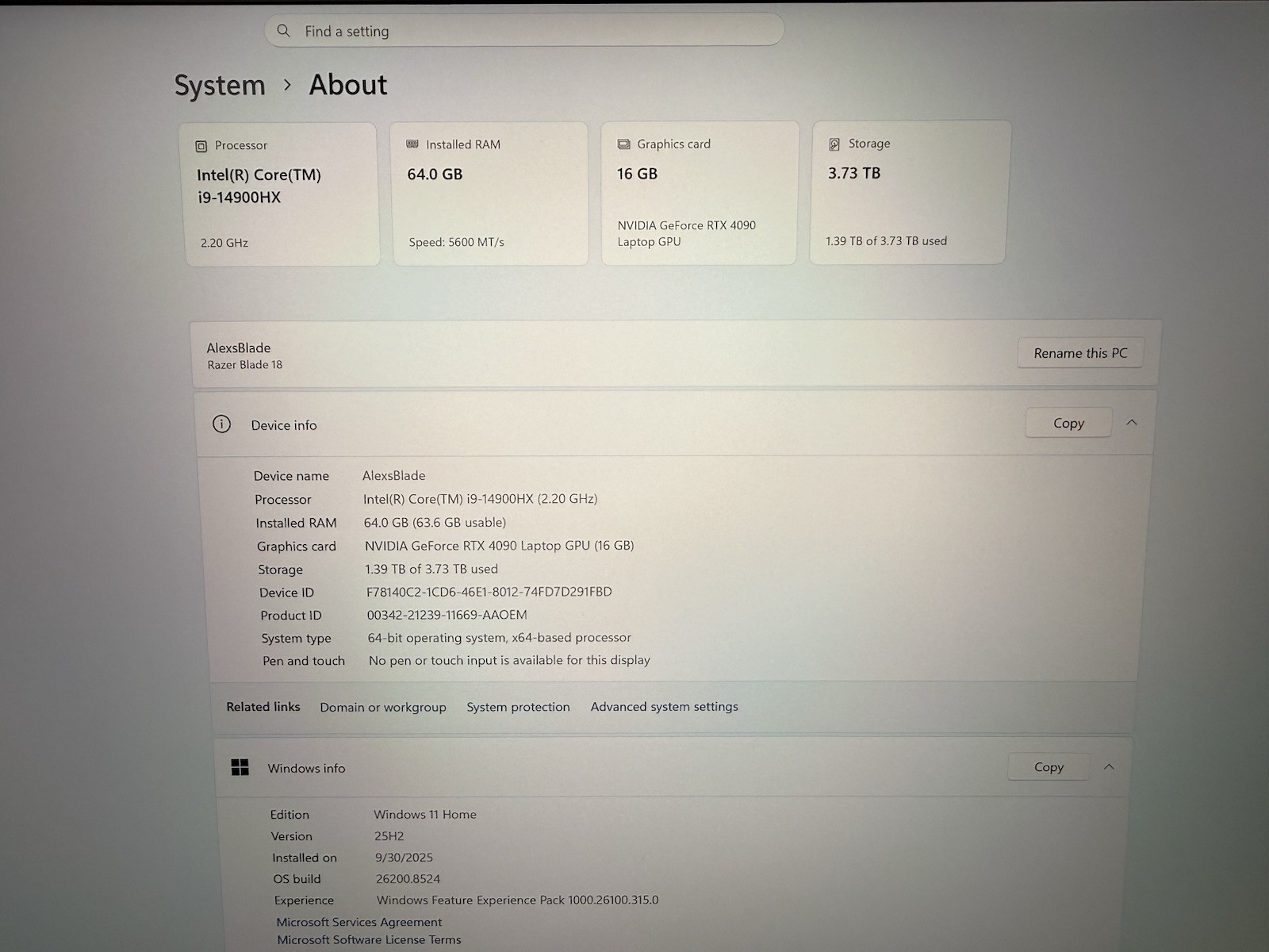 *Mint* Razer Blade 18 Corei9-14900HX, 64GB RAM, 4TB SSD, RTX 4090 16GB, 4K 200Hz