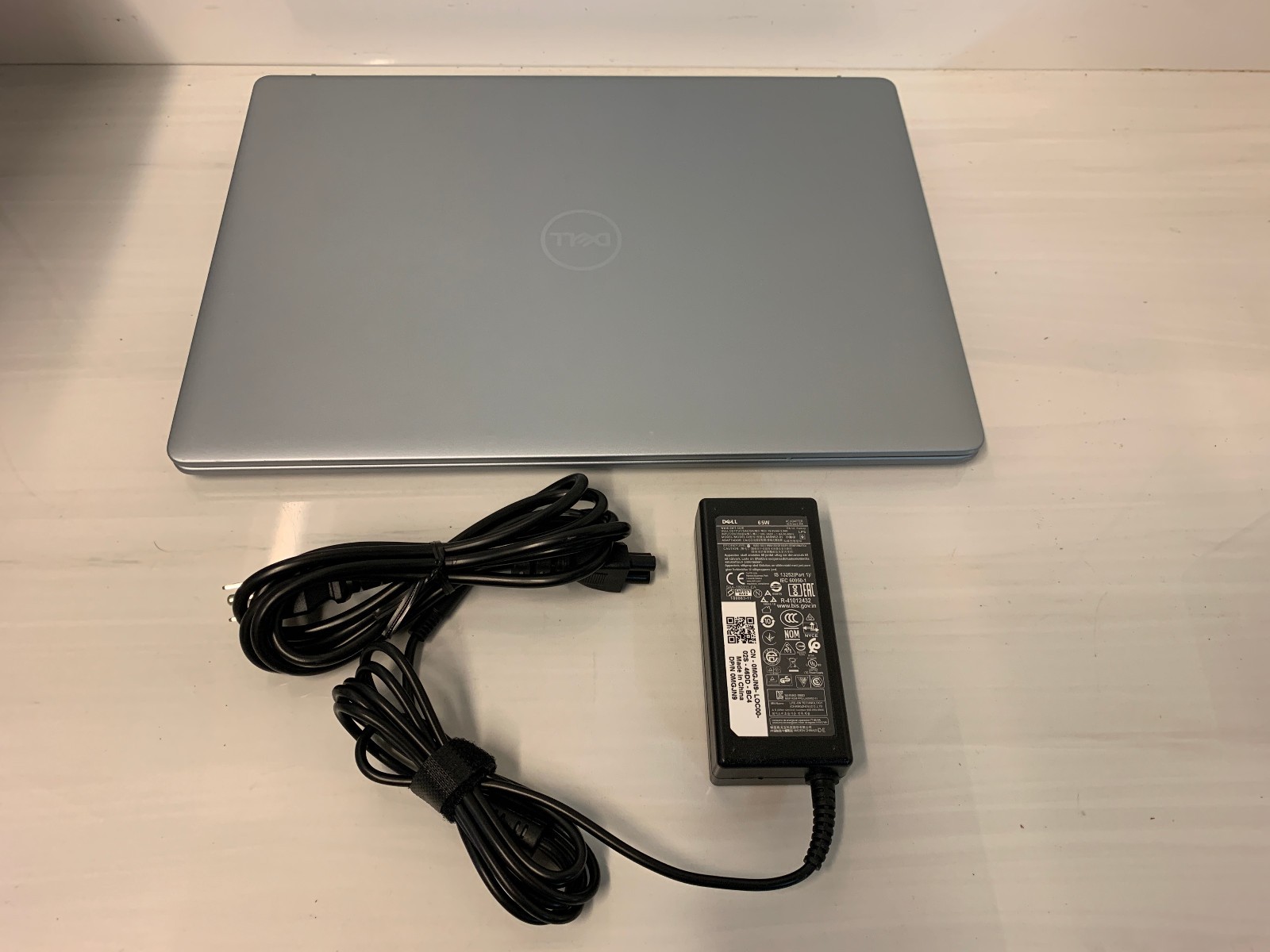 Dell Inspiron 16 5645 16″ FHD Laptop AMD Ryzen 5 8540U 16GB DDR5 512GB SSD Win11