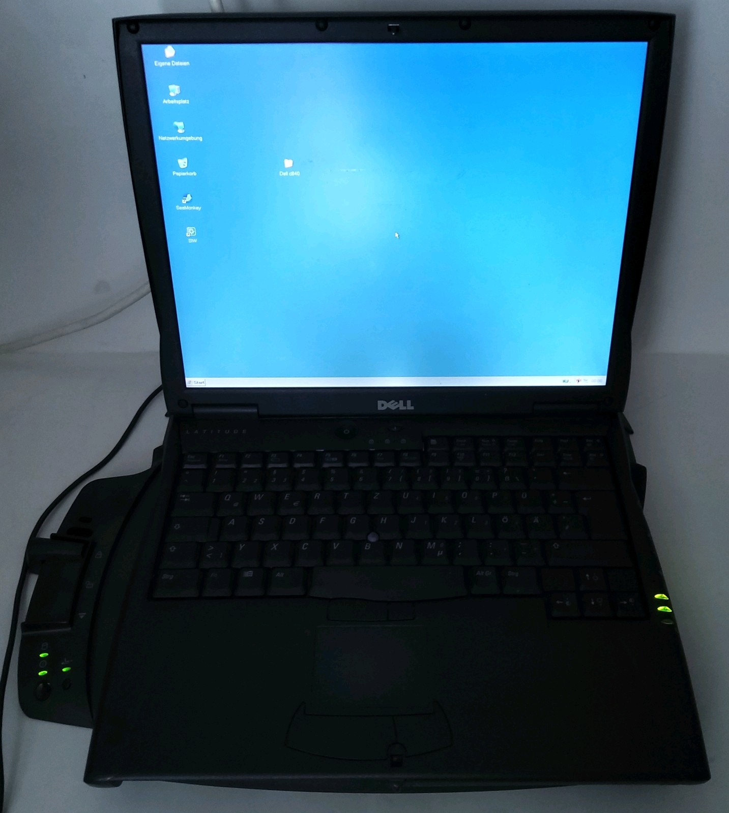 Vintage DELL Latitude C640 P4 1.8GHz/14.1TFT/RAM512MB/HDD40GB/GraKa16MB/Docking
