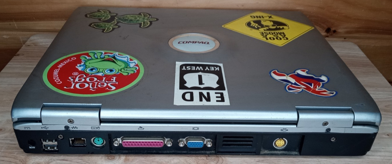 Vintage Compaq Presario 2500 Pentium 4 Laptop 512MB RAM 60GB For Parts
