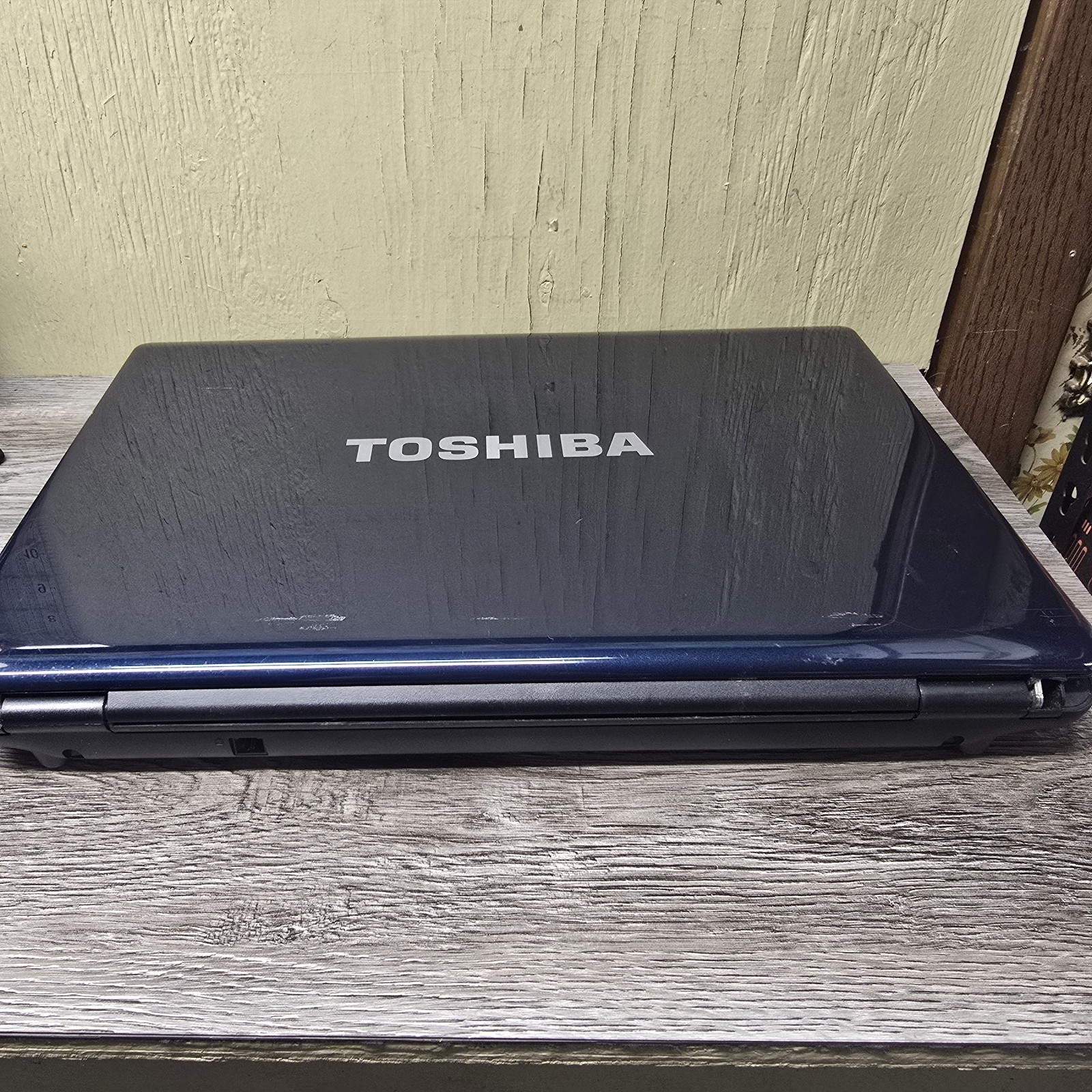 Toshiba Satellite L355D-S7815 17″ Laptop AMD QL-60 3GB 160GB Win7 COA