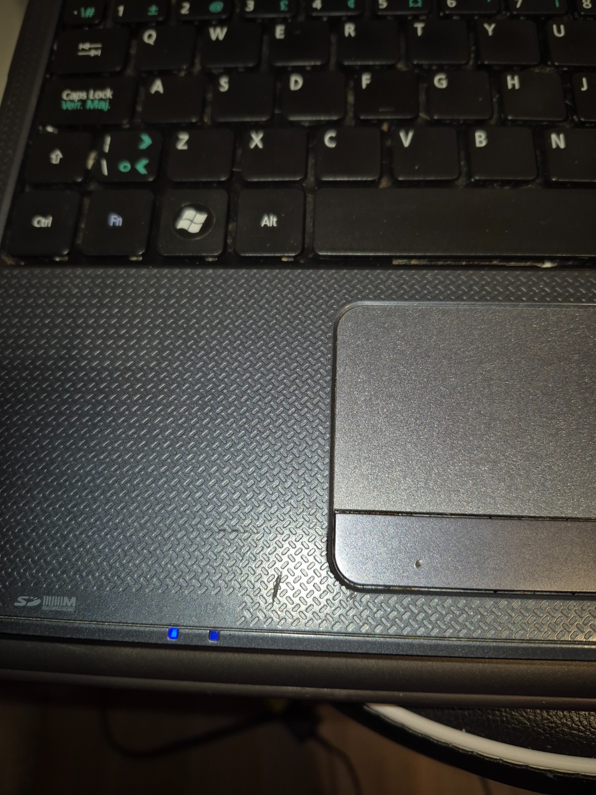 Acer Aspire 5733 Laptop i3 SSD Windows 10 WiFi Webcam Charger Tested